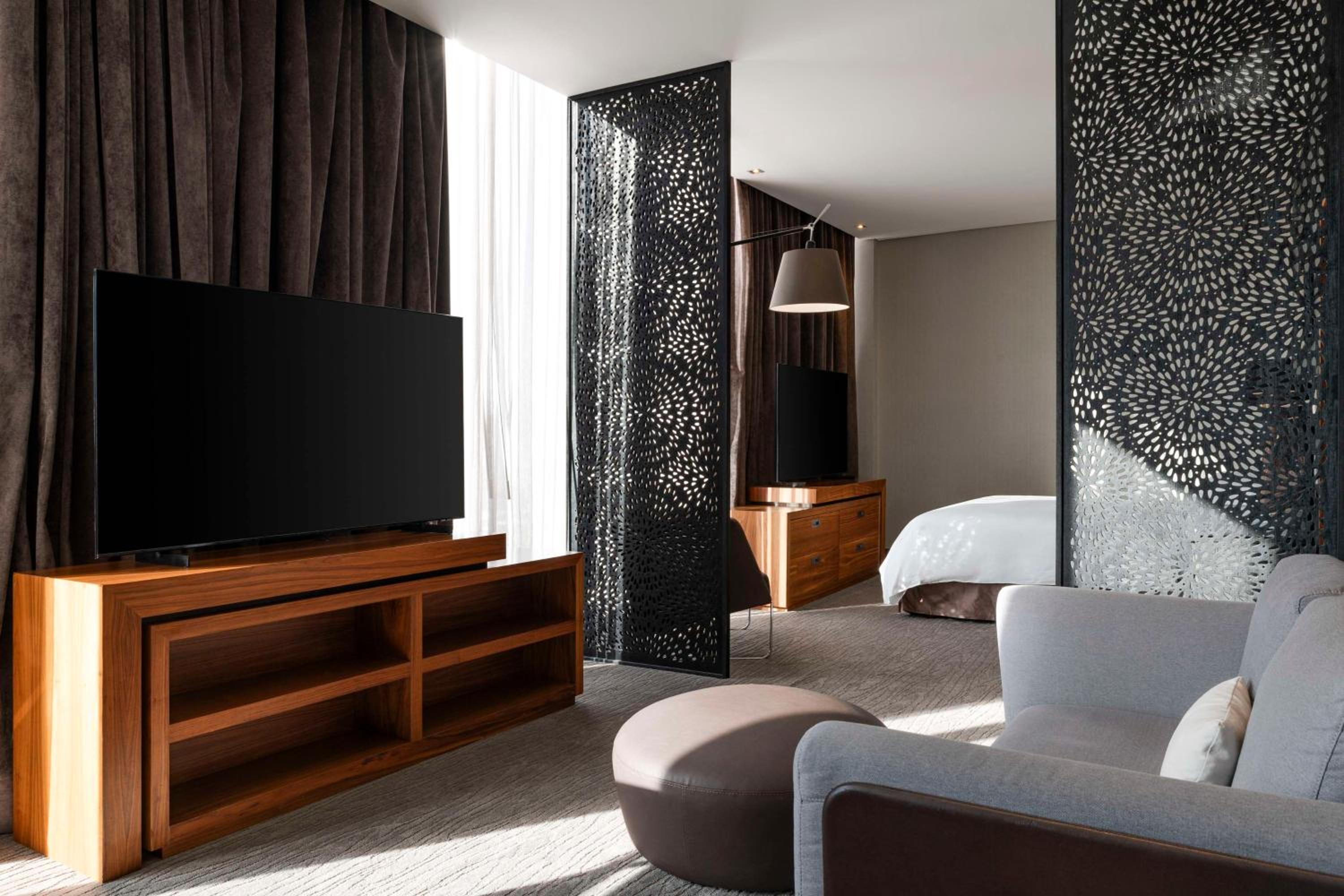 Junior King Suite with Seating Area