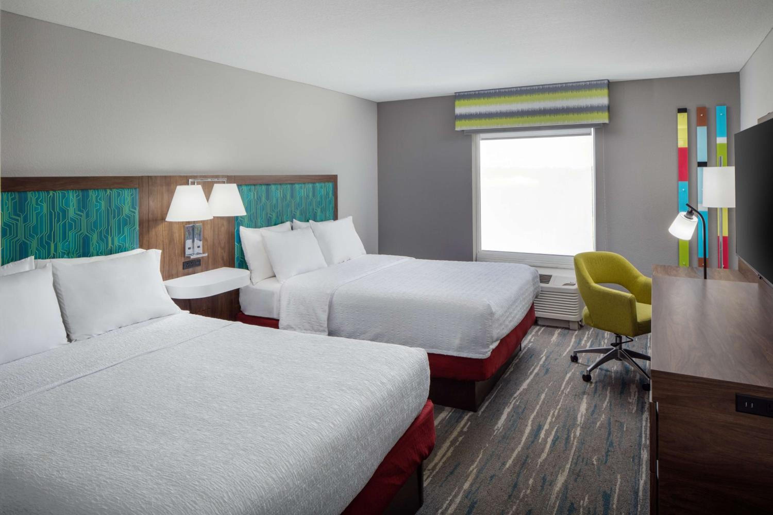 Room with Two Queen Beds - Non-Smoking - Photo 1