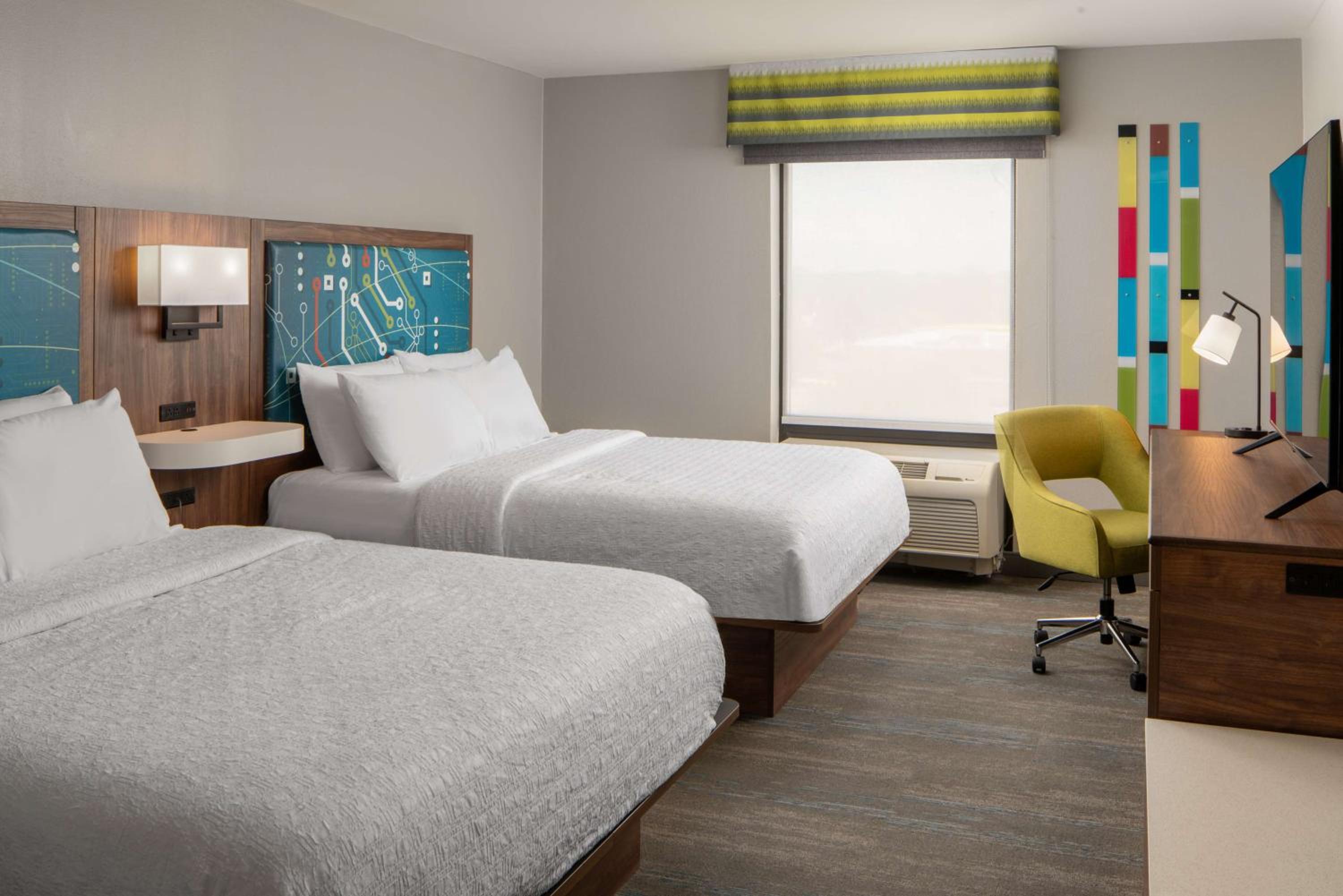 Queen Room with Two Queen Beds - Mobility and Hearing Access/Non-Smoking - Photo 4