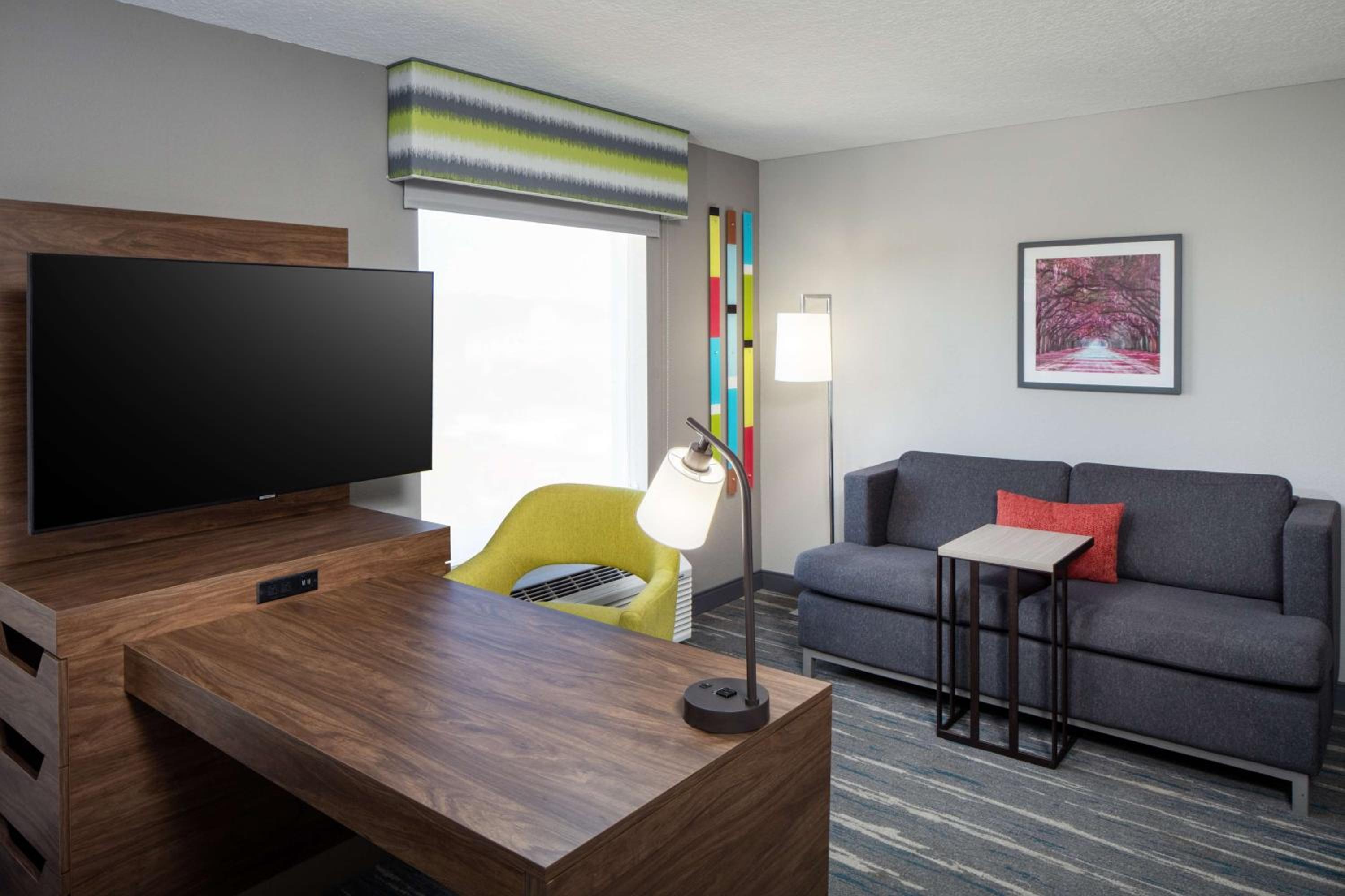 King Studio Suite - Non-Smoking - Photo 2