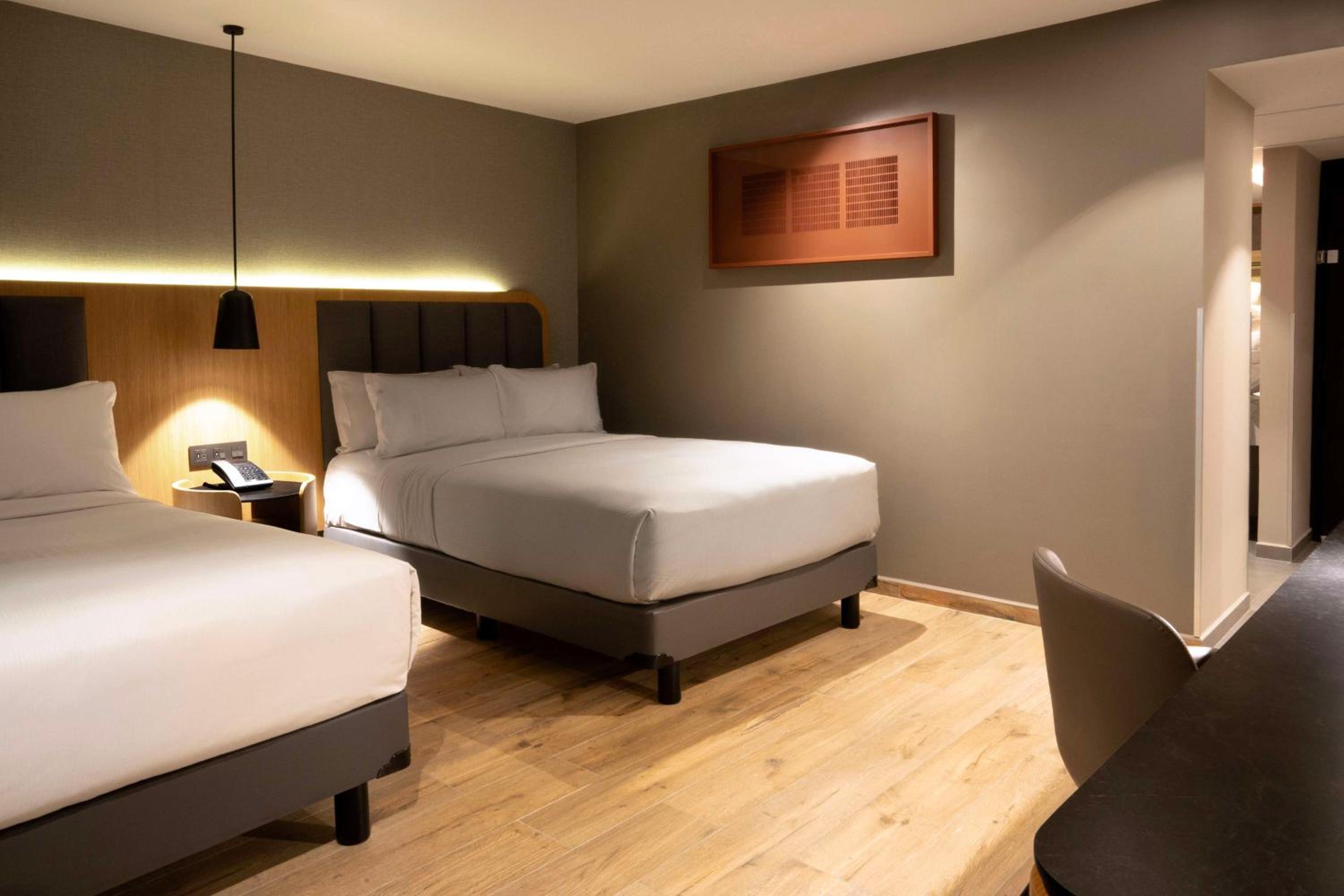 Deluxe Double Room with Two Double Beds - Photo 2