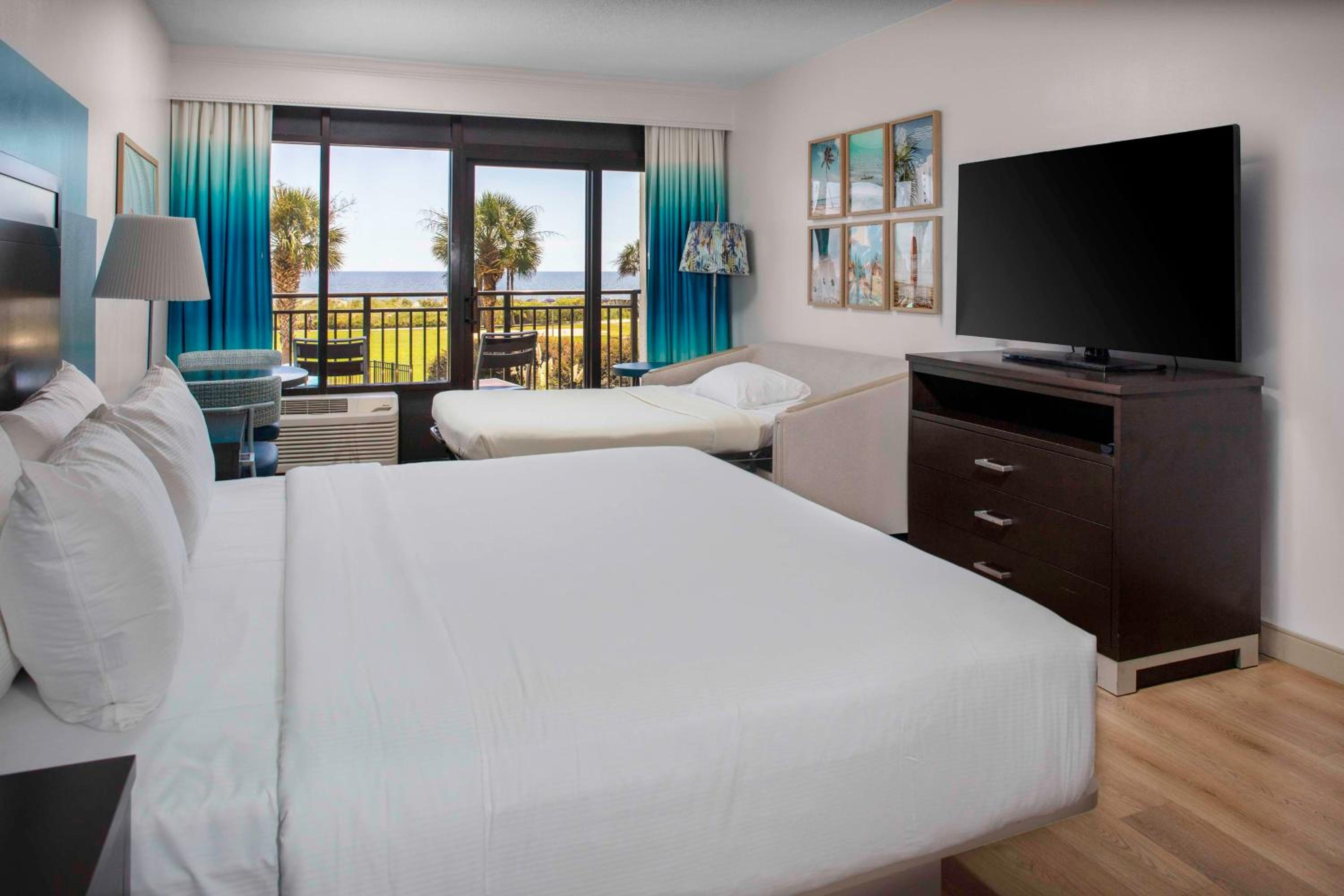 1 King Partial Oceanview With Balcony - Photo 10