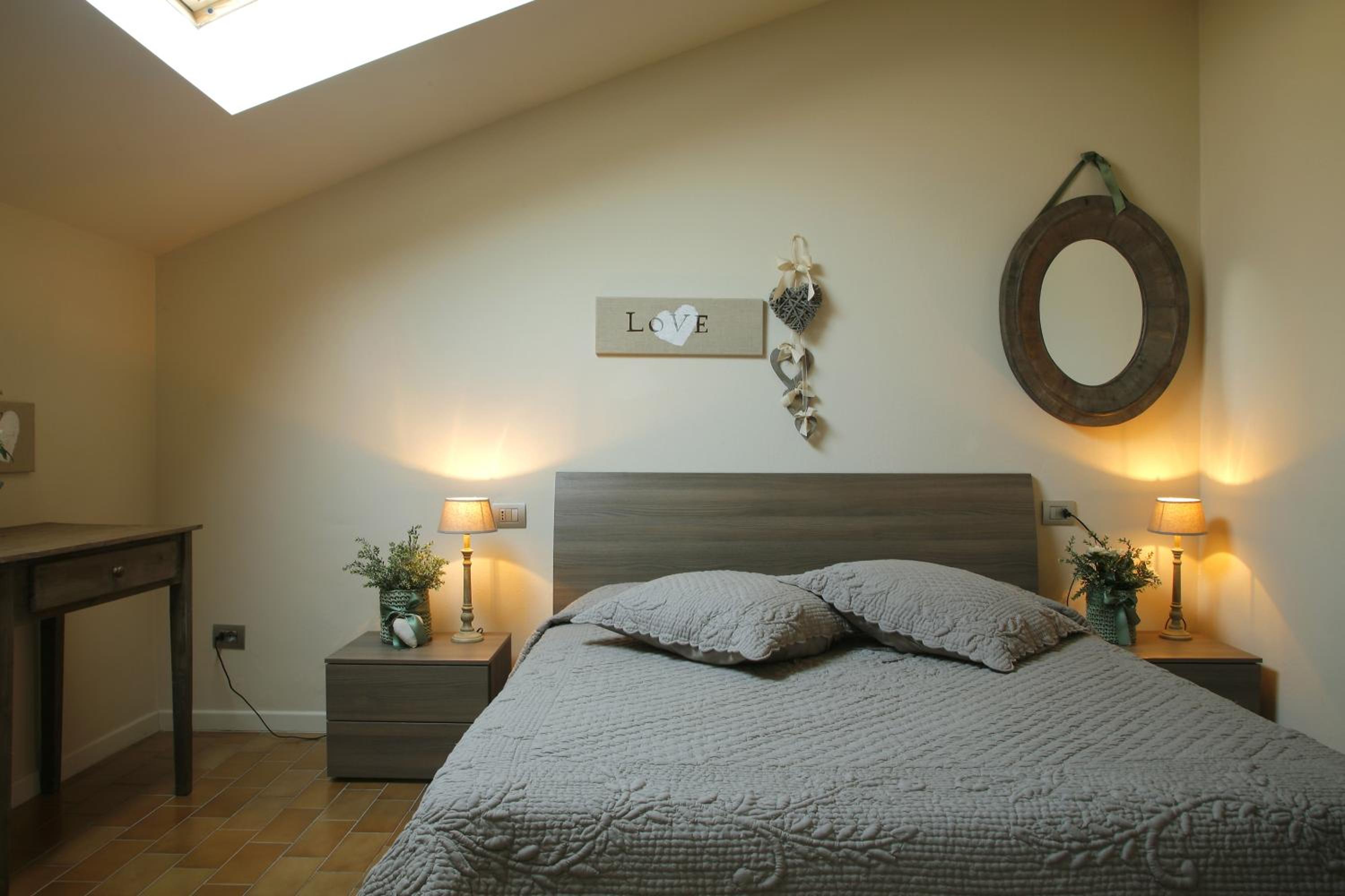 Standard Double Room - Photo 4