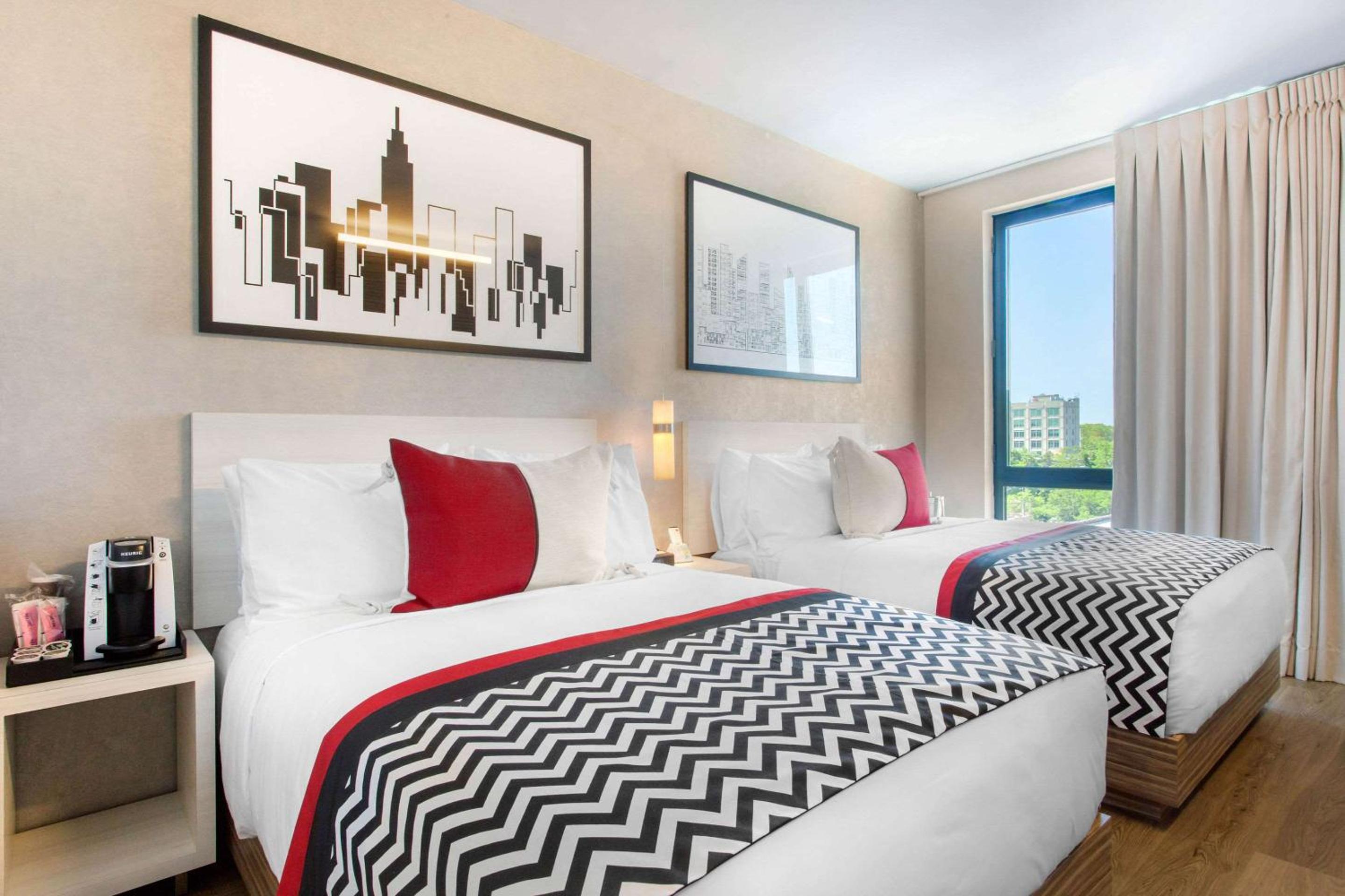 Double Room with Two Double Beds - Non-Smoking photo 1