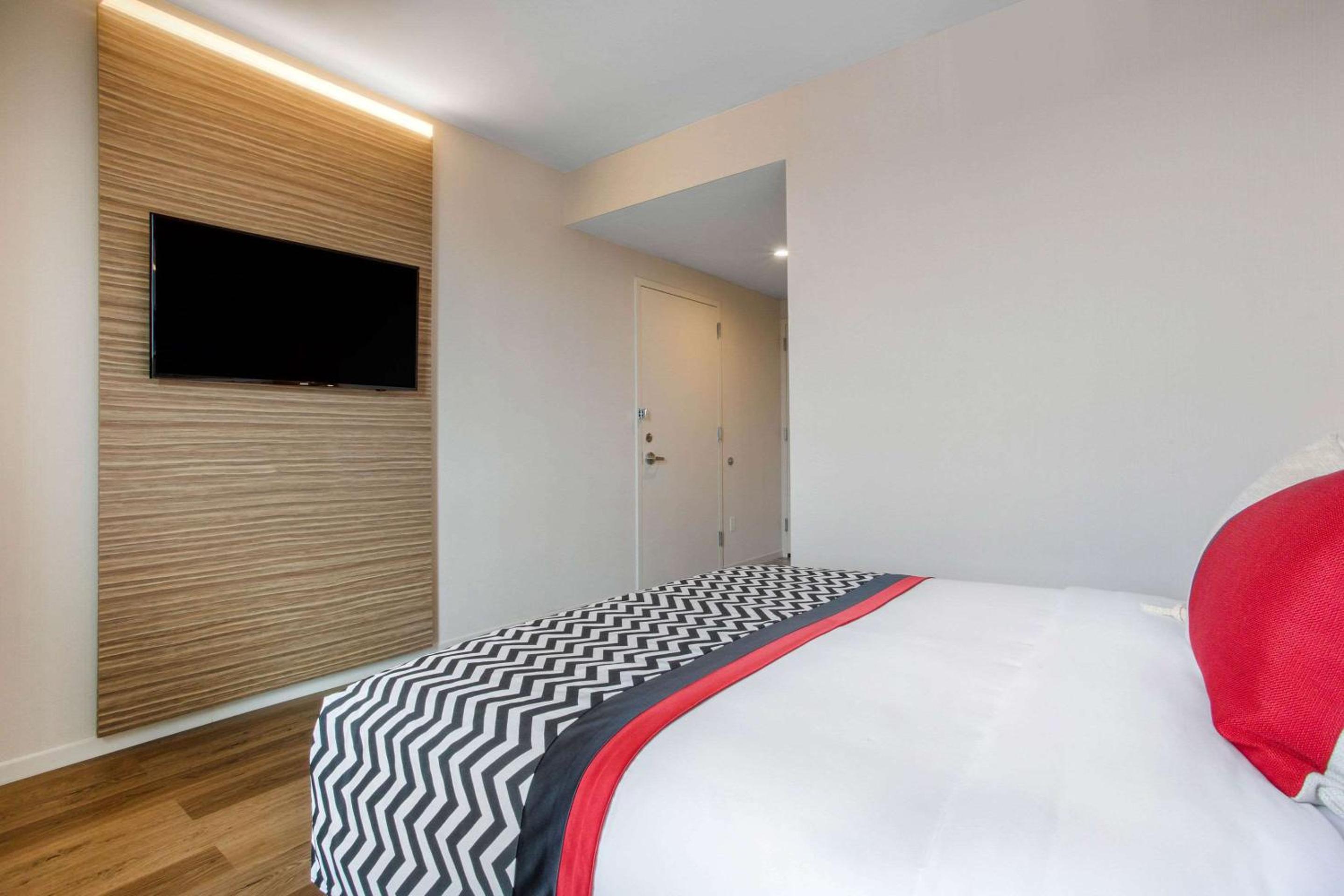 Queen Room - Disability Access/Non-Smoking photo 1