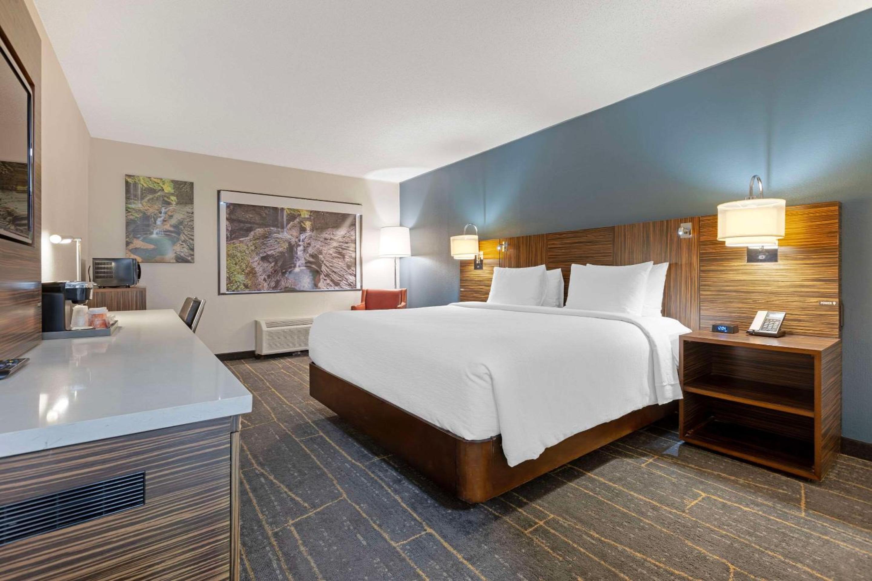 Standard King Room - Photo 4