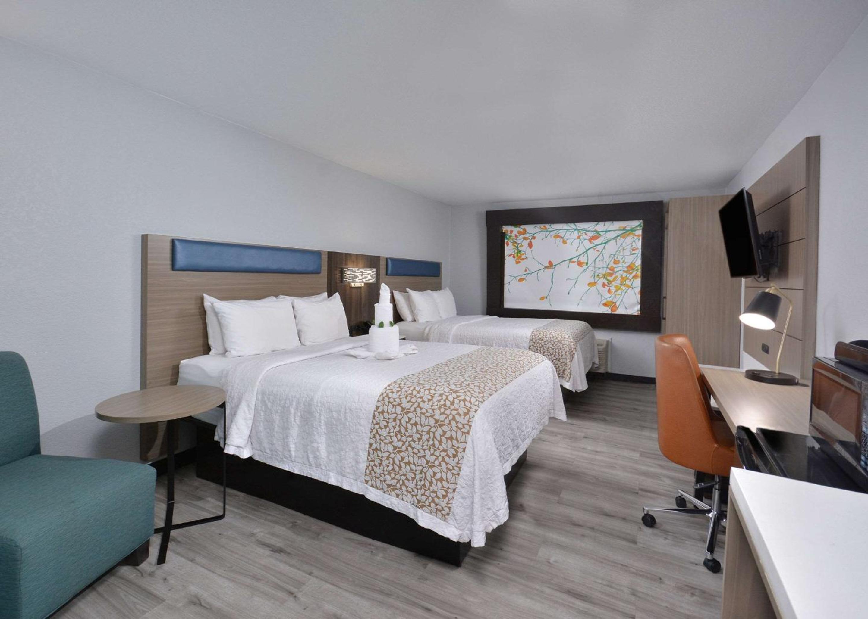 Queen Room with Two Queen Beds - Accessible/Non-Smoking  - Photo 1