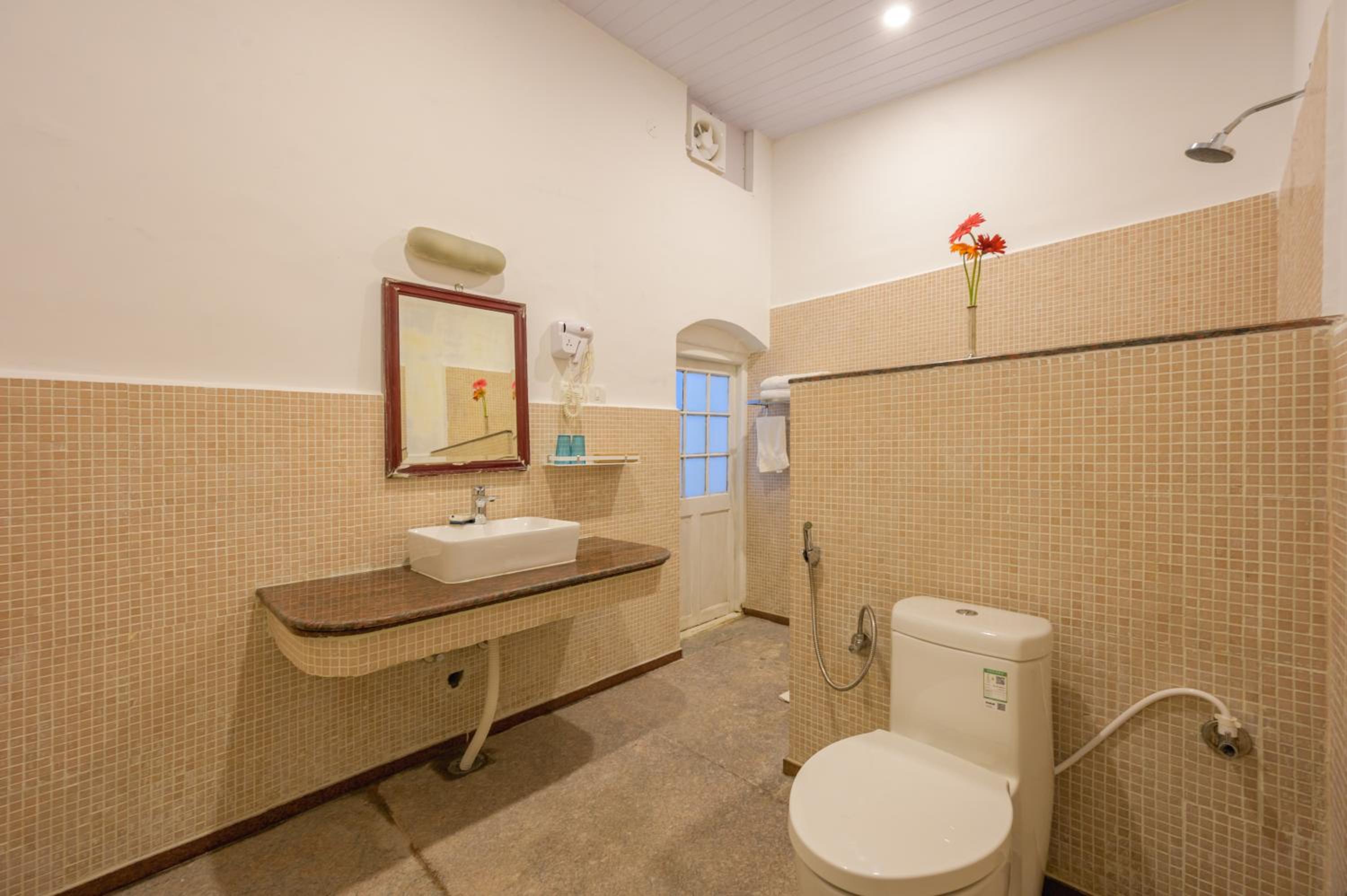 Heritage Comfort - Complimentary Evening Tea, 10% off on Laundry Service photo 2