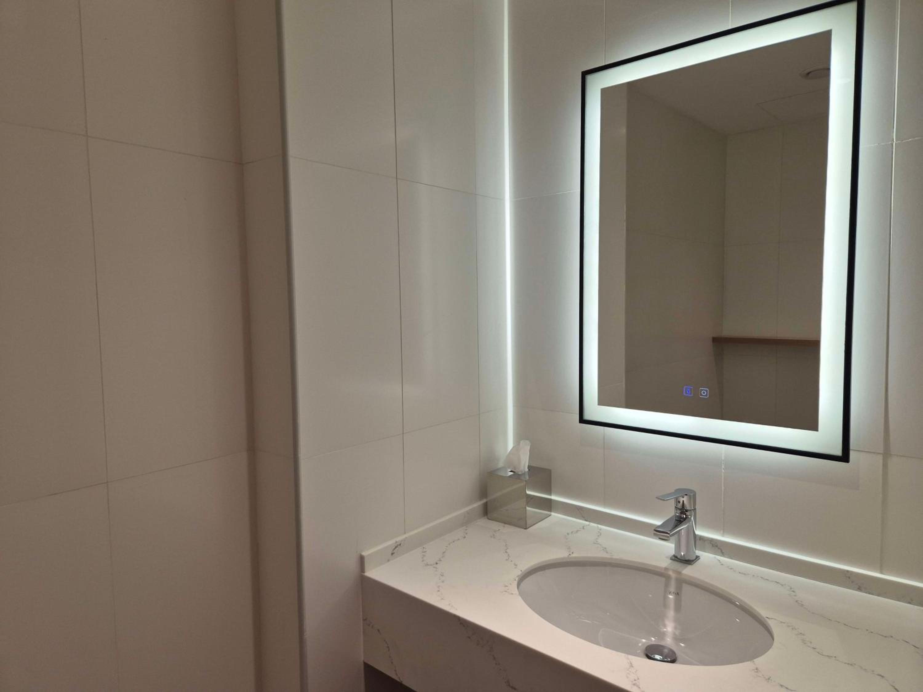 One-Bedroom King Suite with Balcony - Photo 13