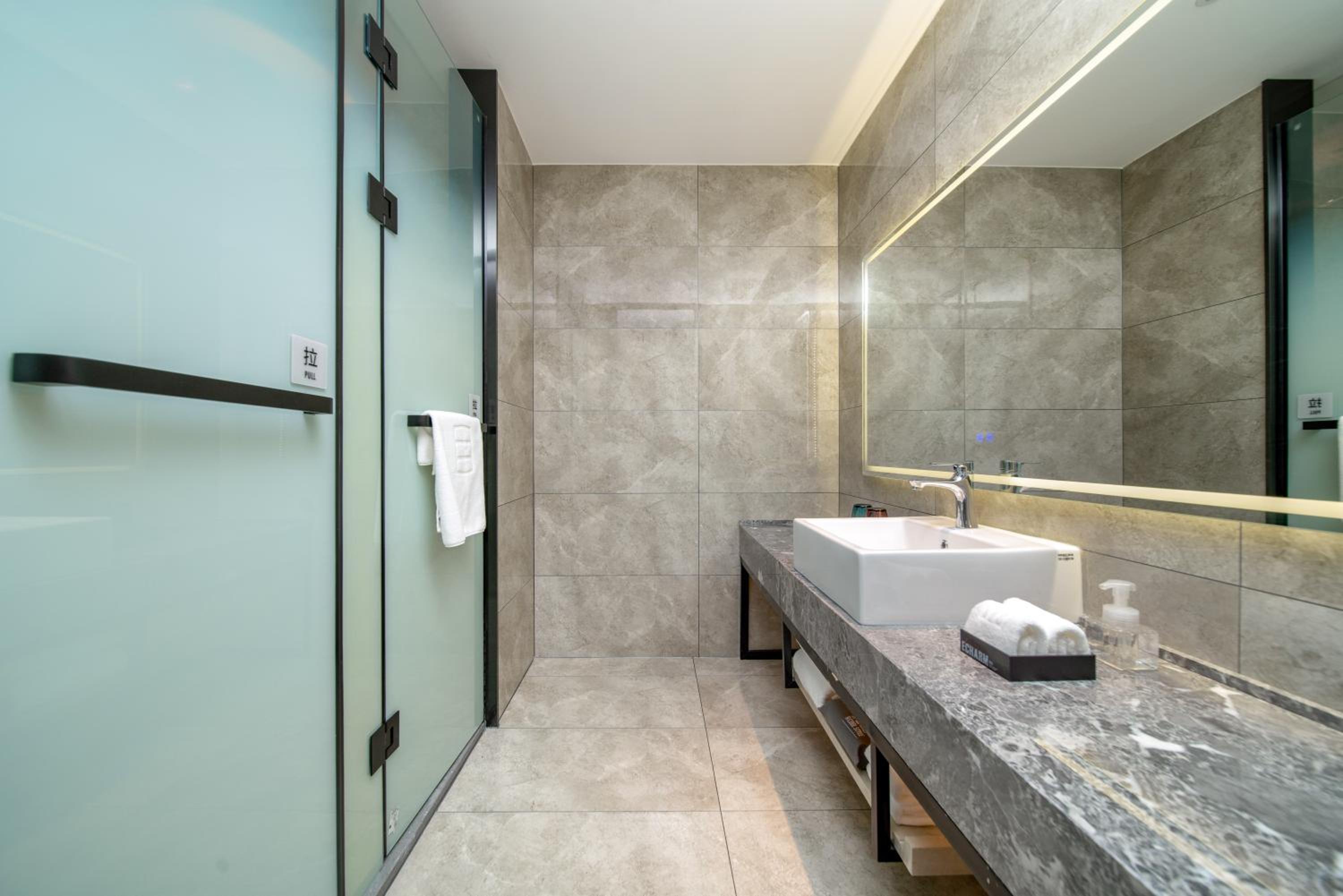 Executive Suite photo 2