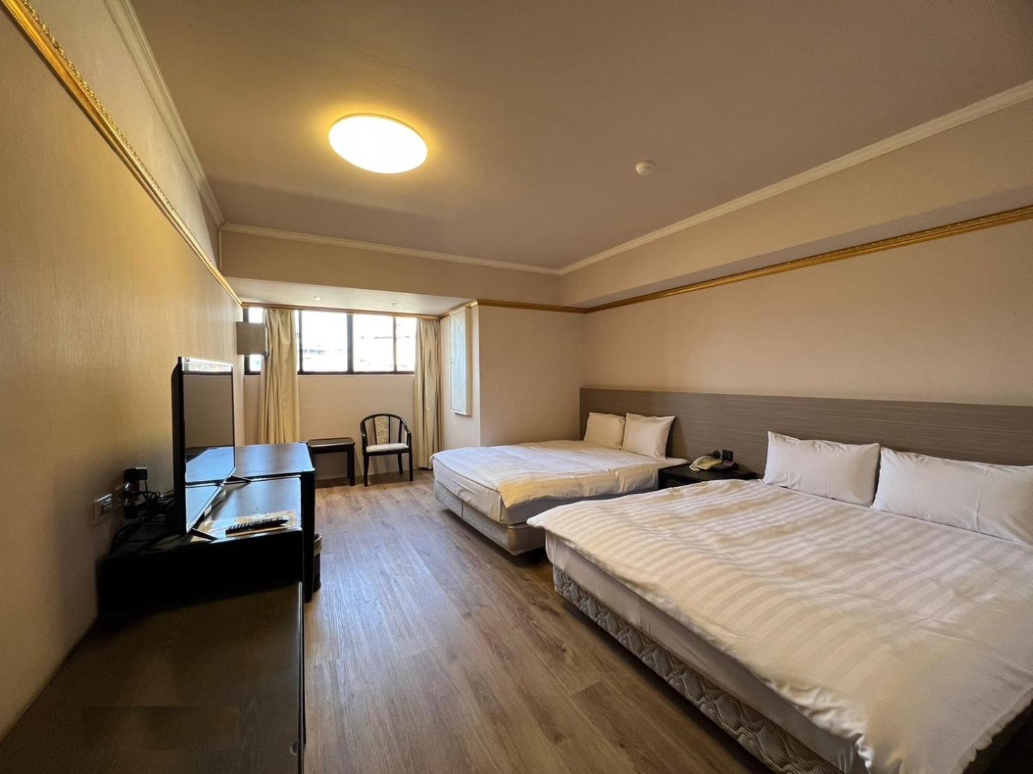 Standard Quadruple Room - Photo 7