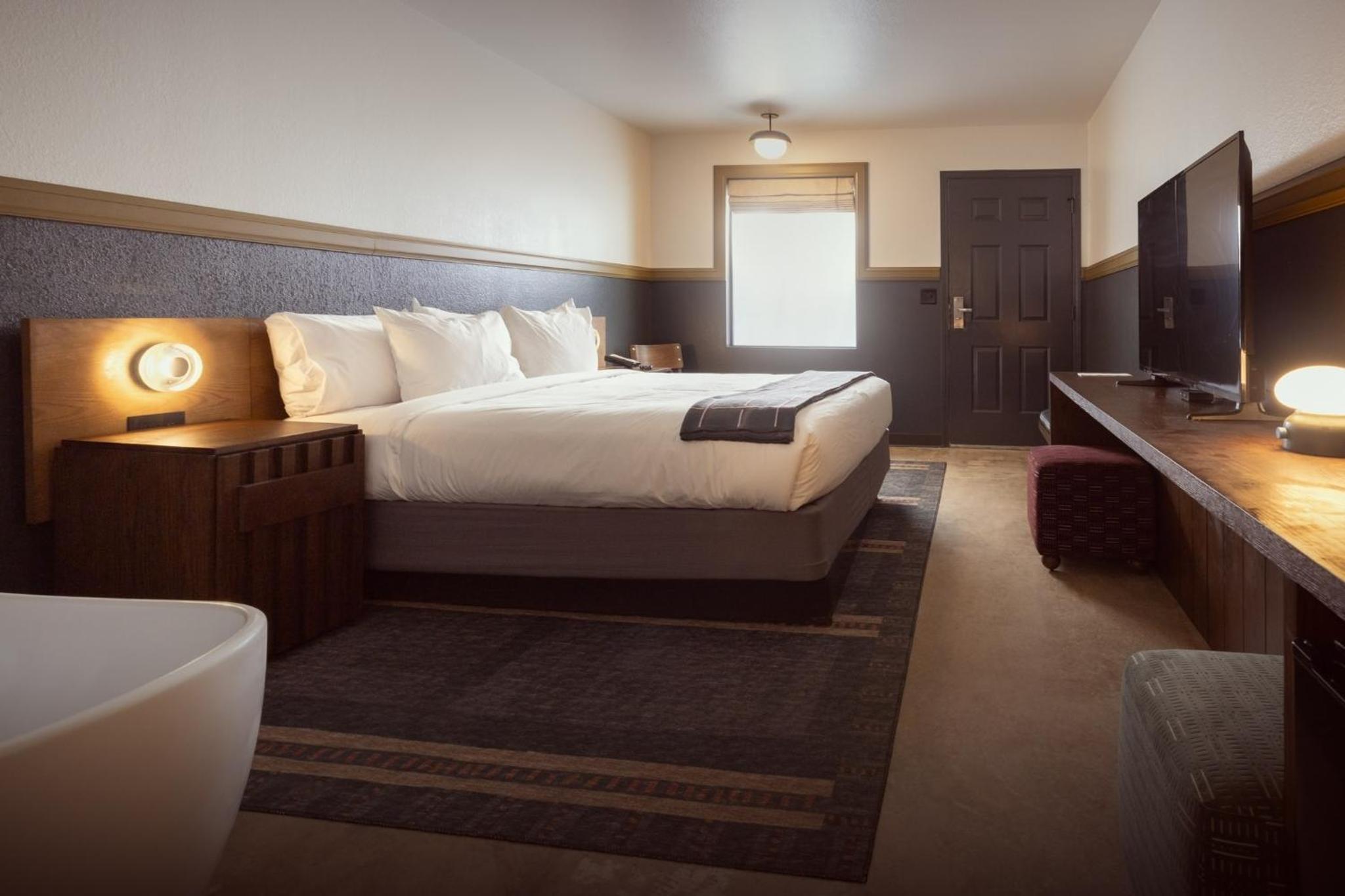 King Room with Spa Bath - Ground Floor - Photo 3