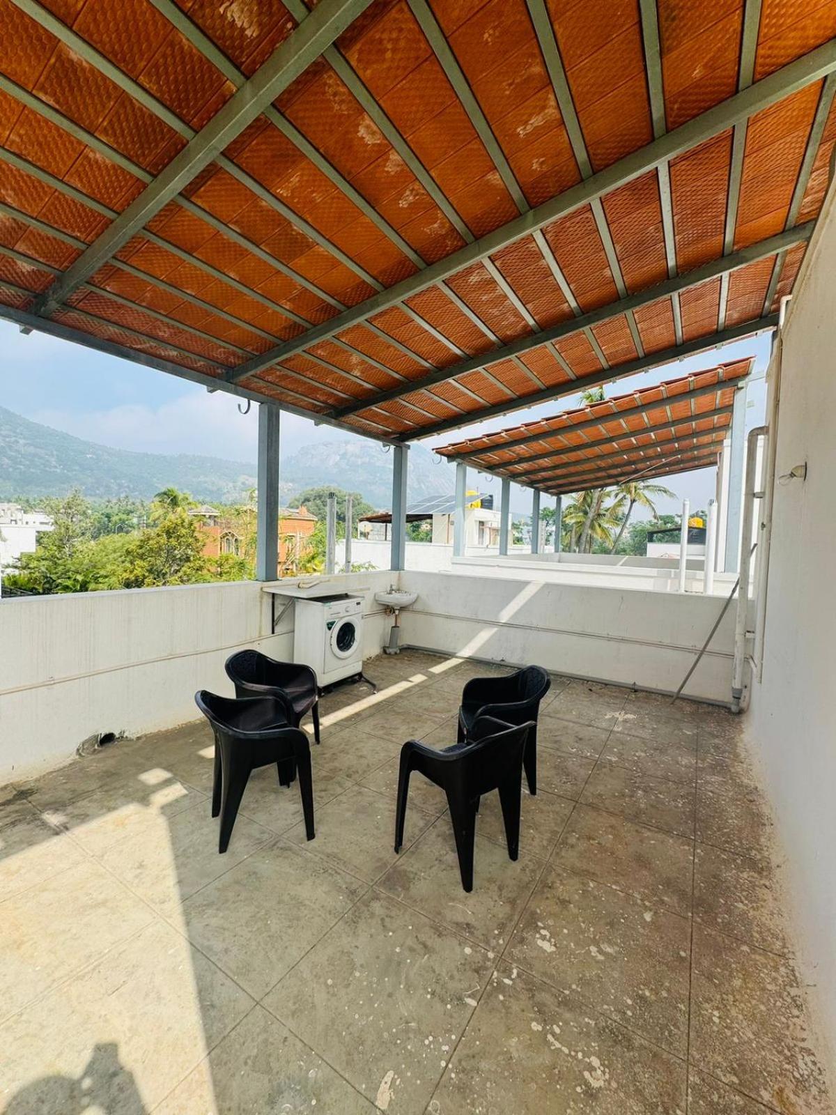 Three-Bedroom Villa photo 3