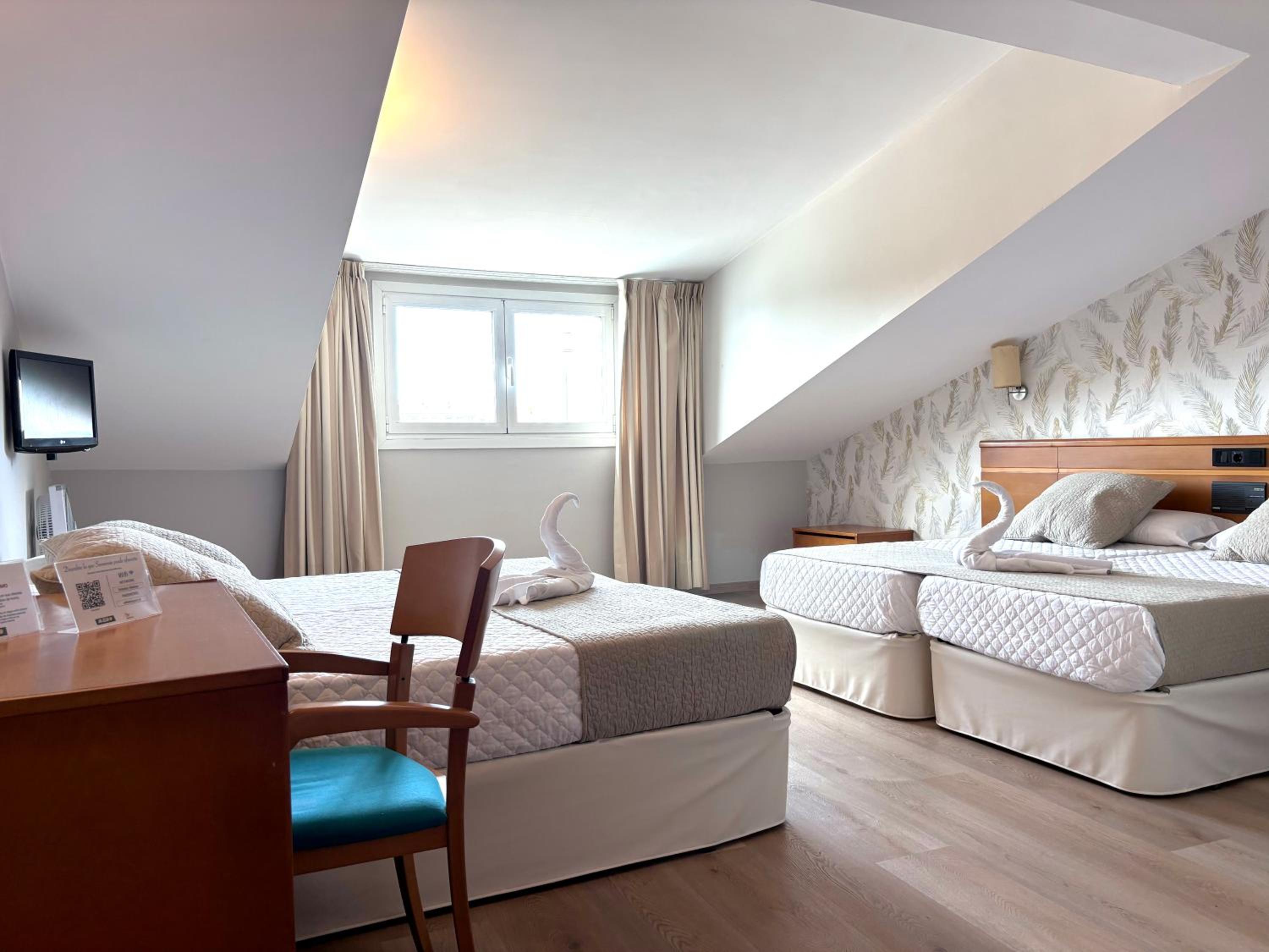 Habitación Cuádruple con Vista al Mar