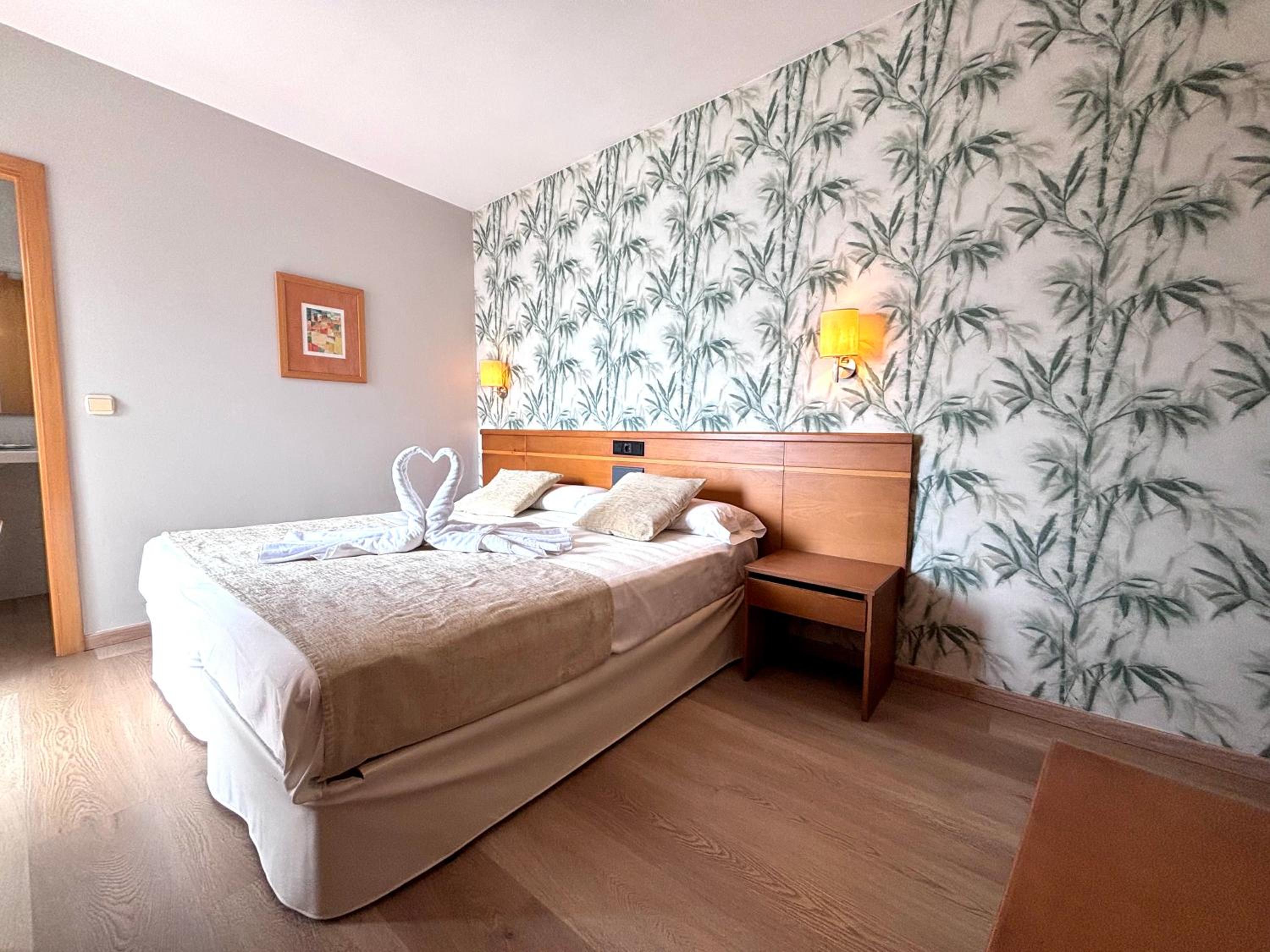Double or Twin Room with Sea View photo 2
