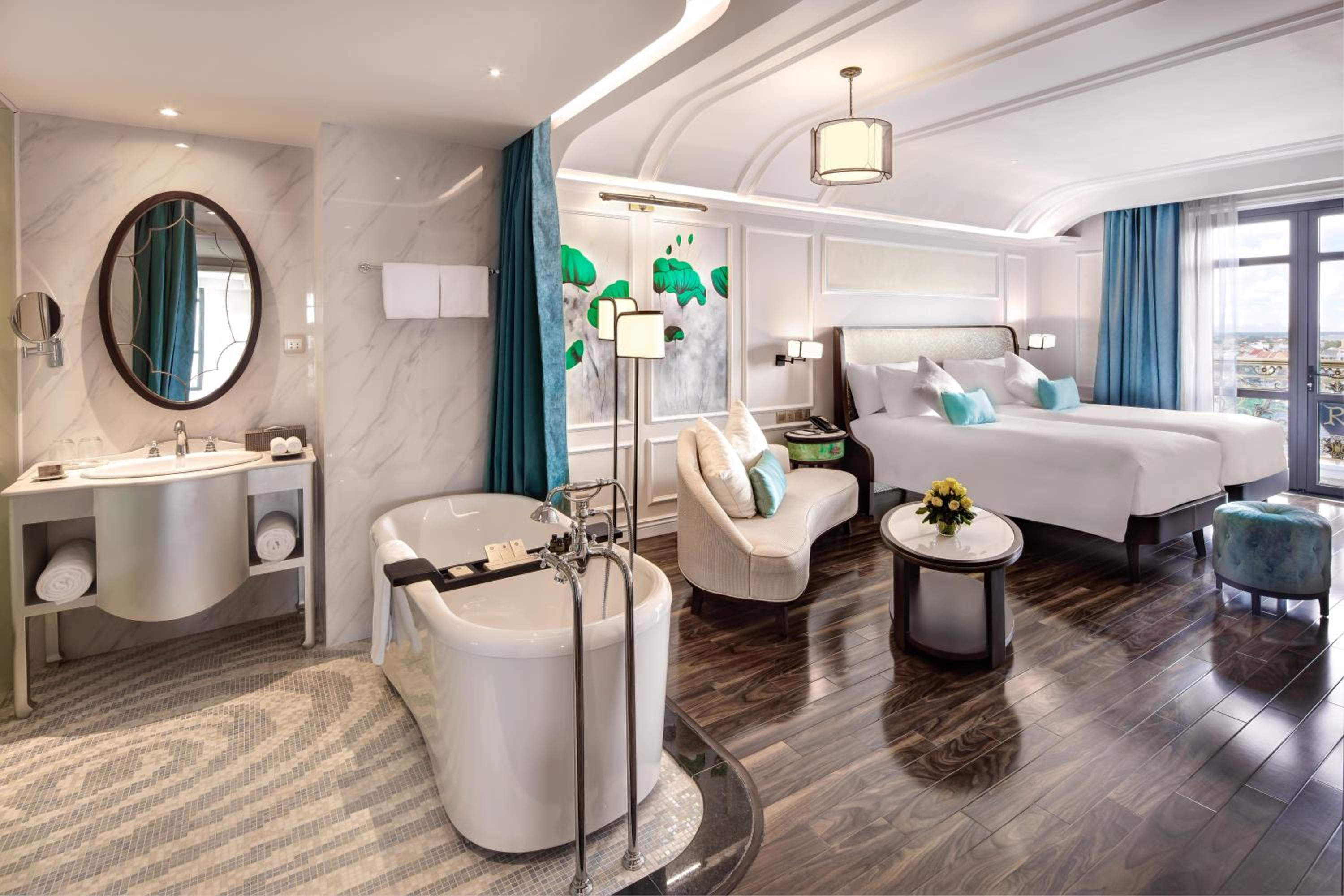 Royal Deluxe Twin with Executive Lounge Access