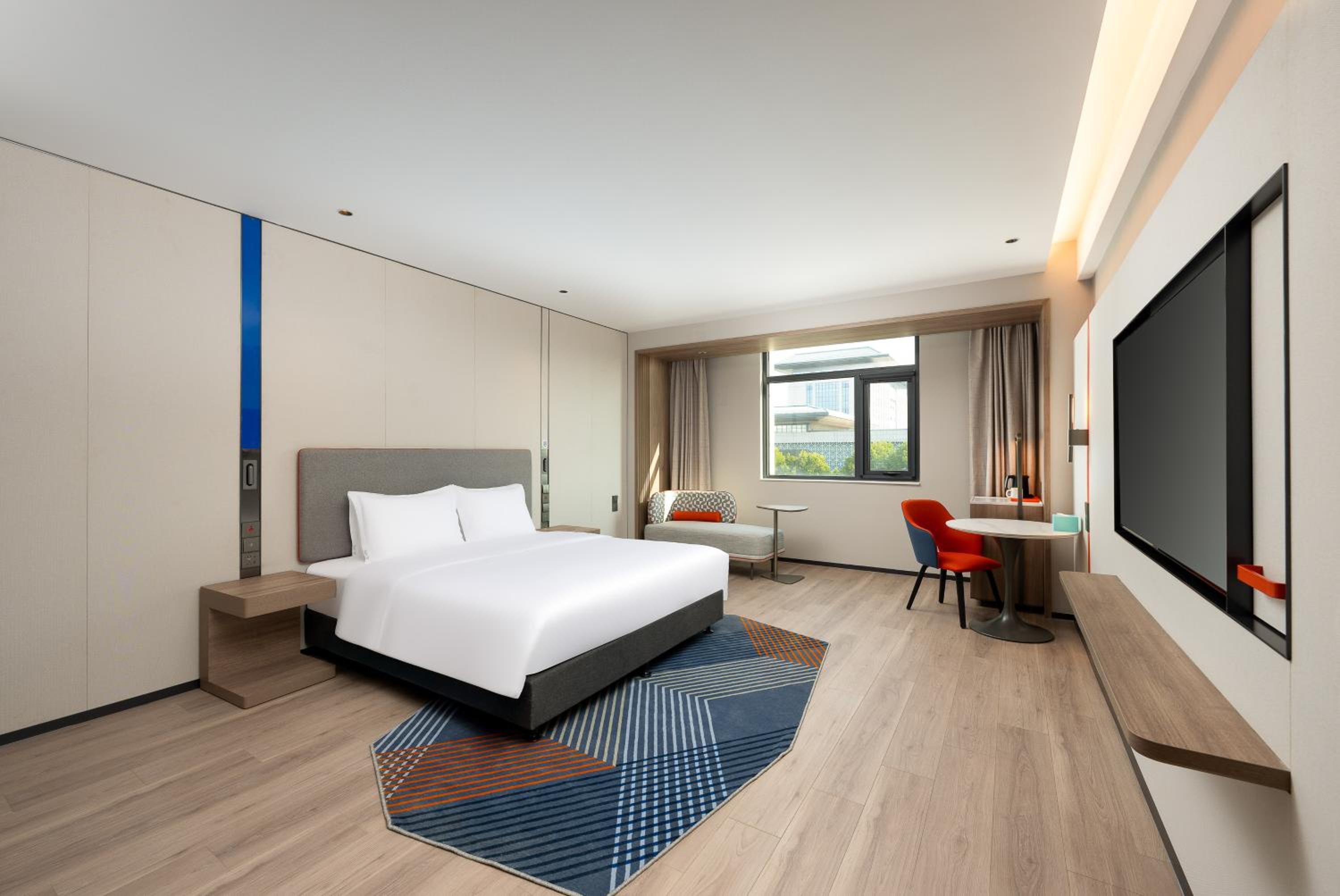 Standard King Room - Accessible photo 1