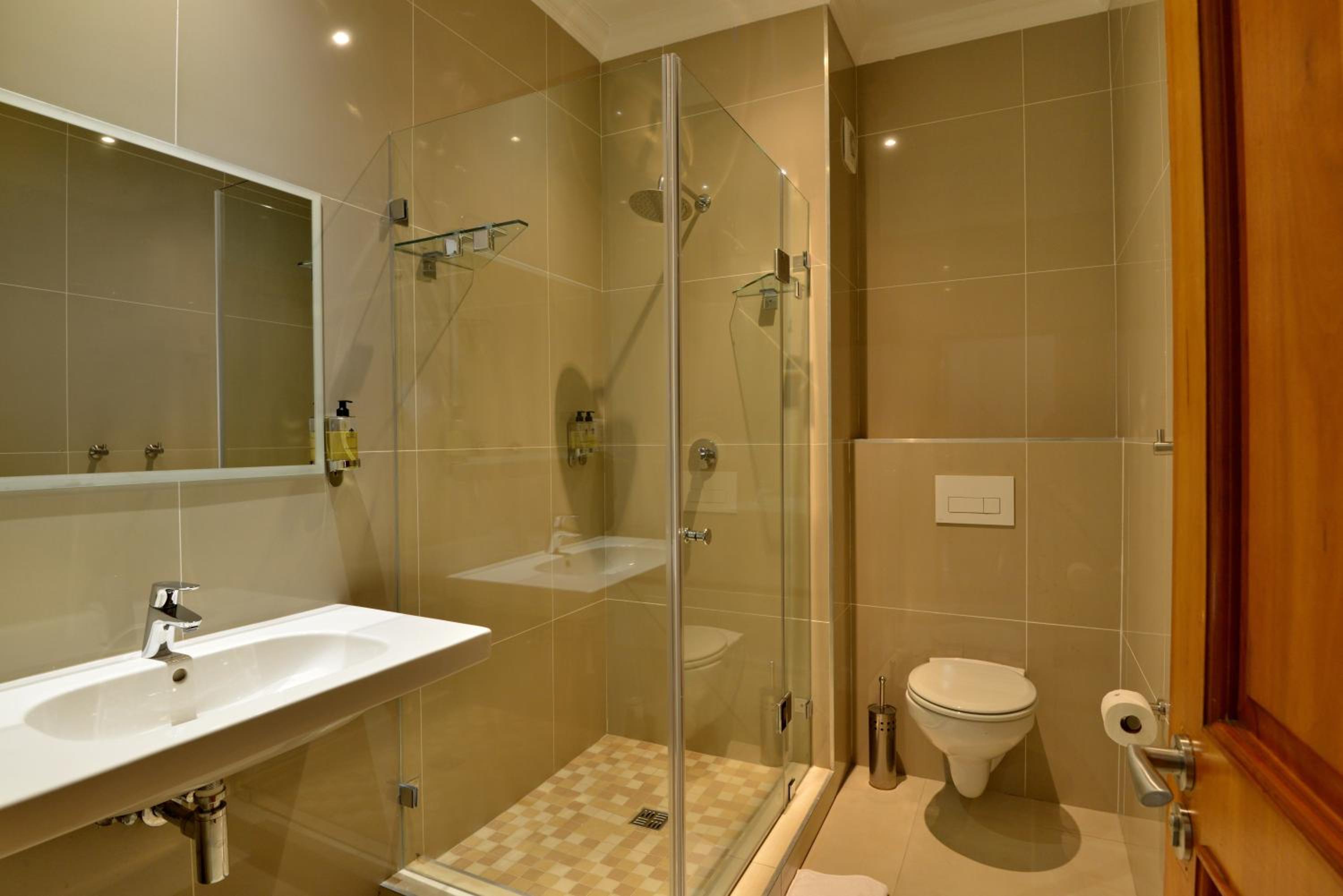 Luxury Double Room with Patio - Photo 5