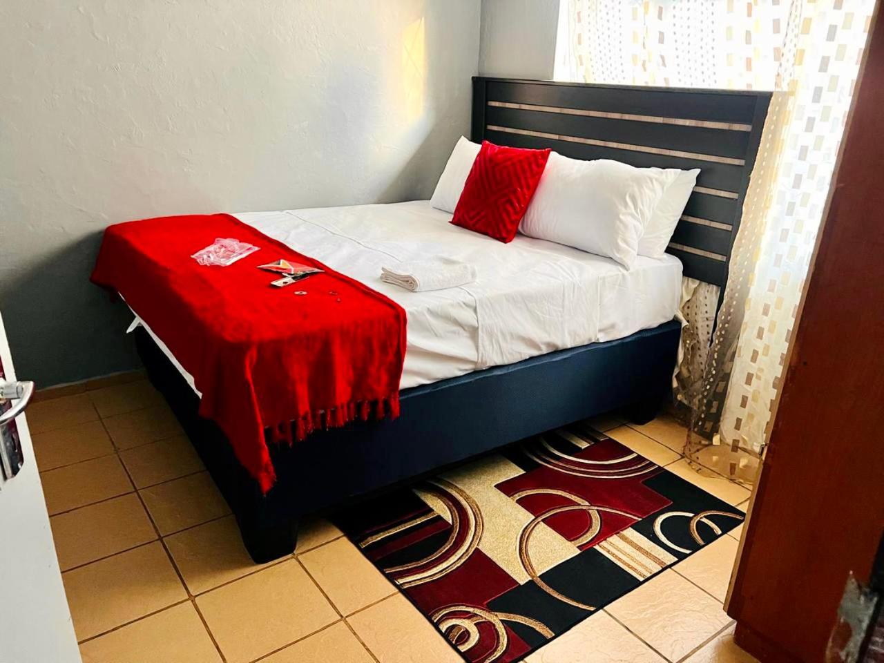 Standard Double Room With Shared Bathroom photo 1
