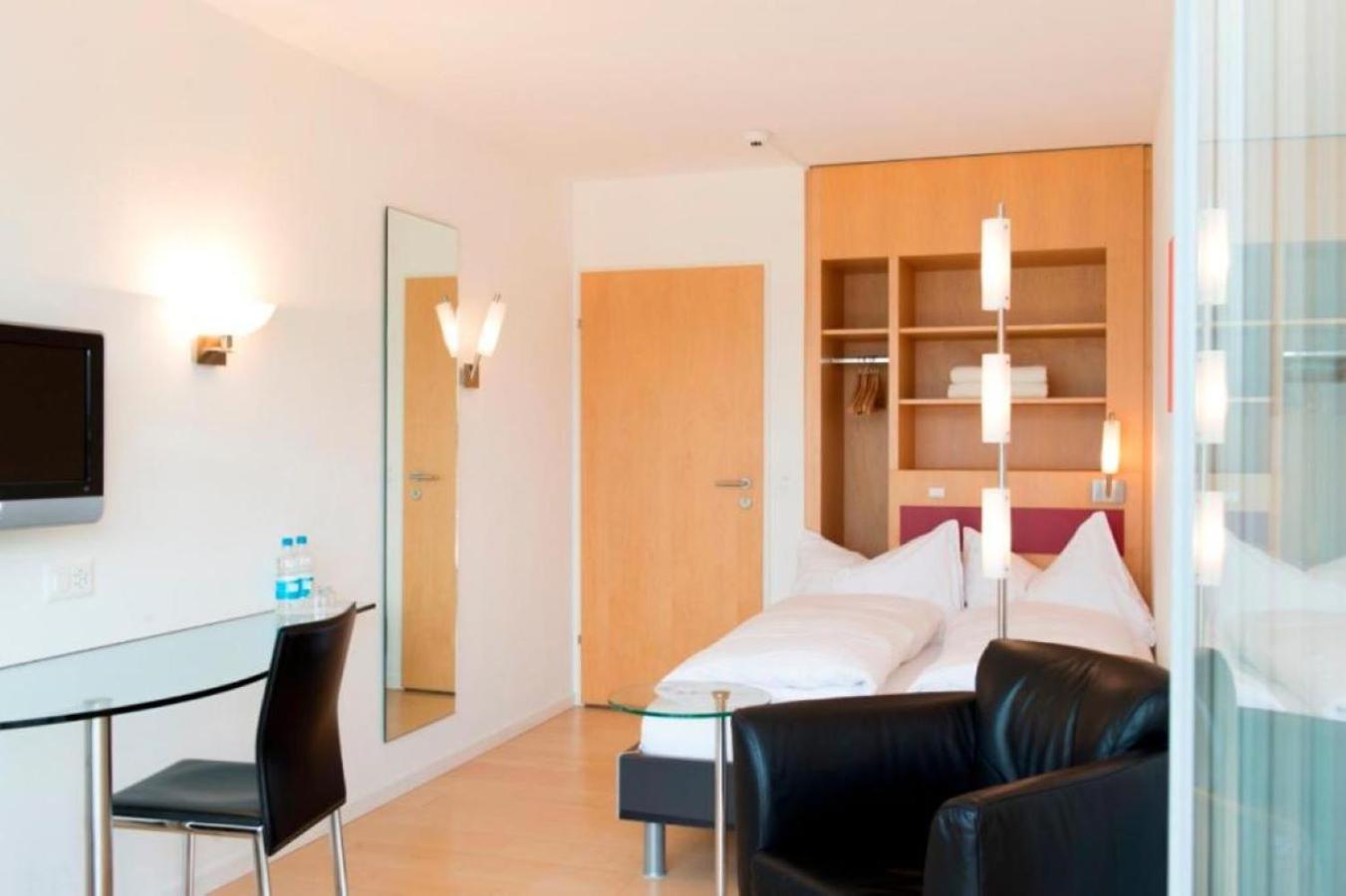 Small Double Room - Photo 4