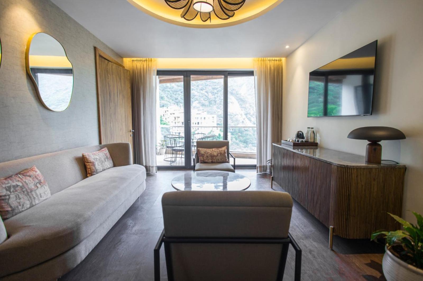 Family Two-Bedroom Suite With Bathtub photo