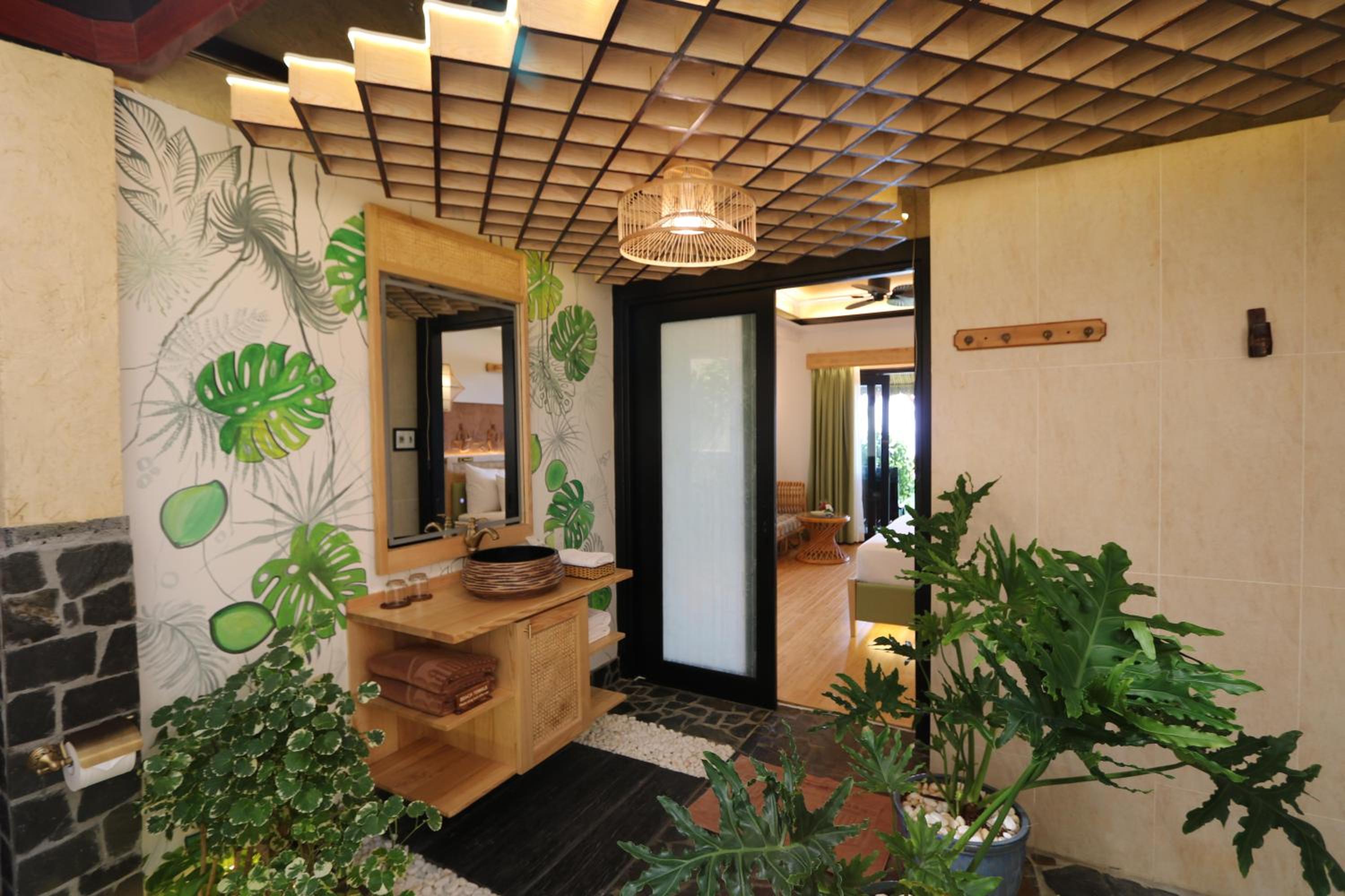 Serene Elite Premier Beach Front Bungalow - Photo 4