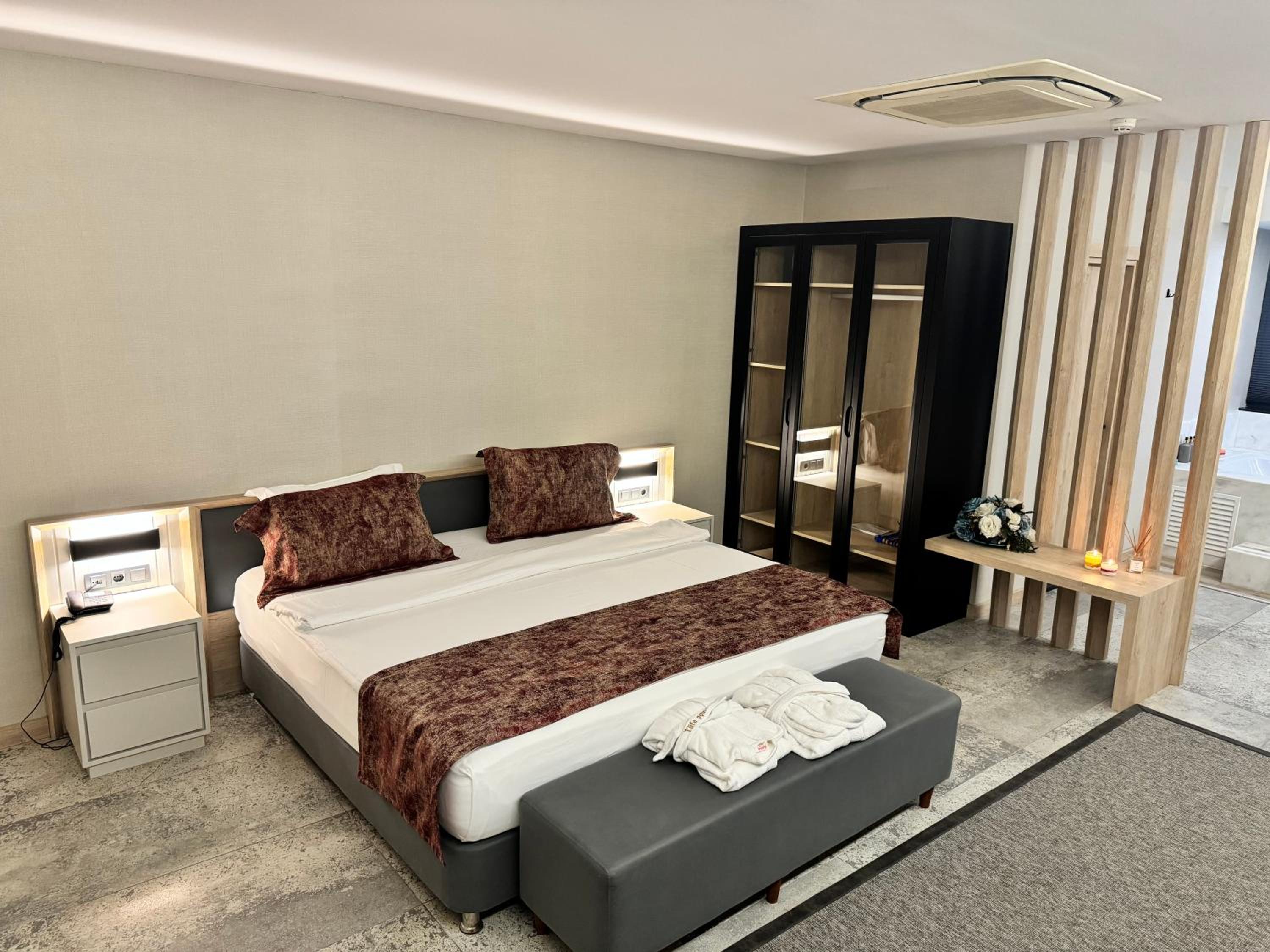 King Suite photo 1