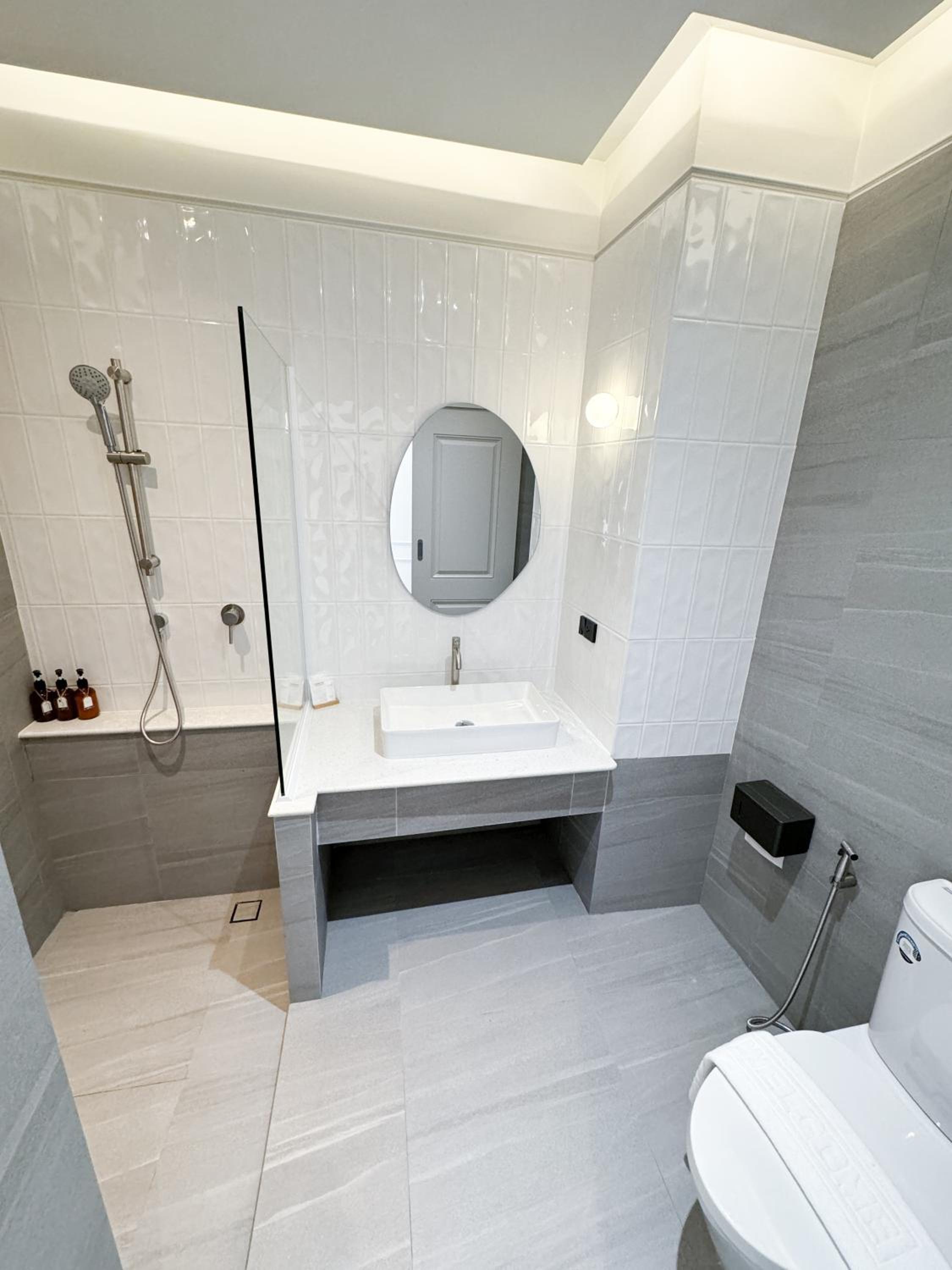 Standard Double Room - Photo 8