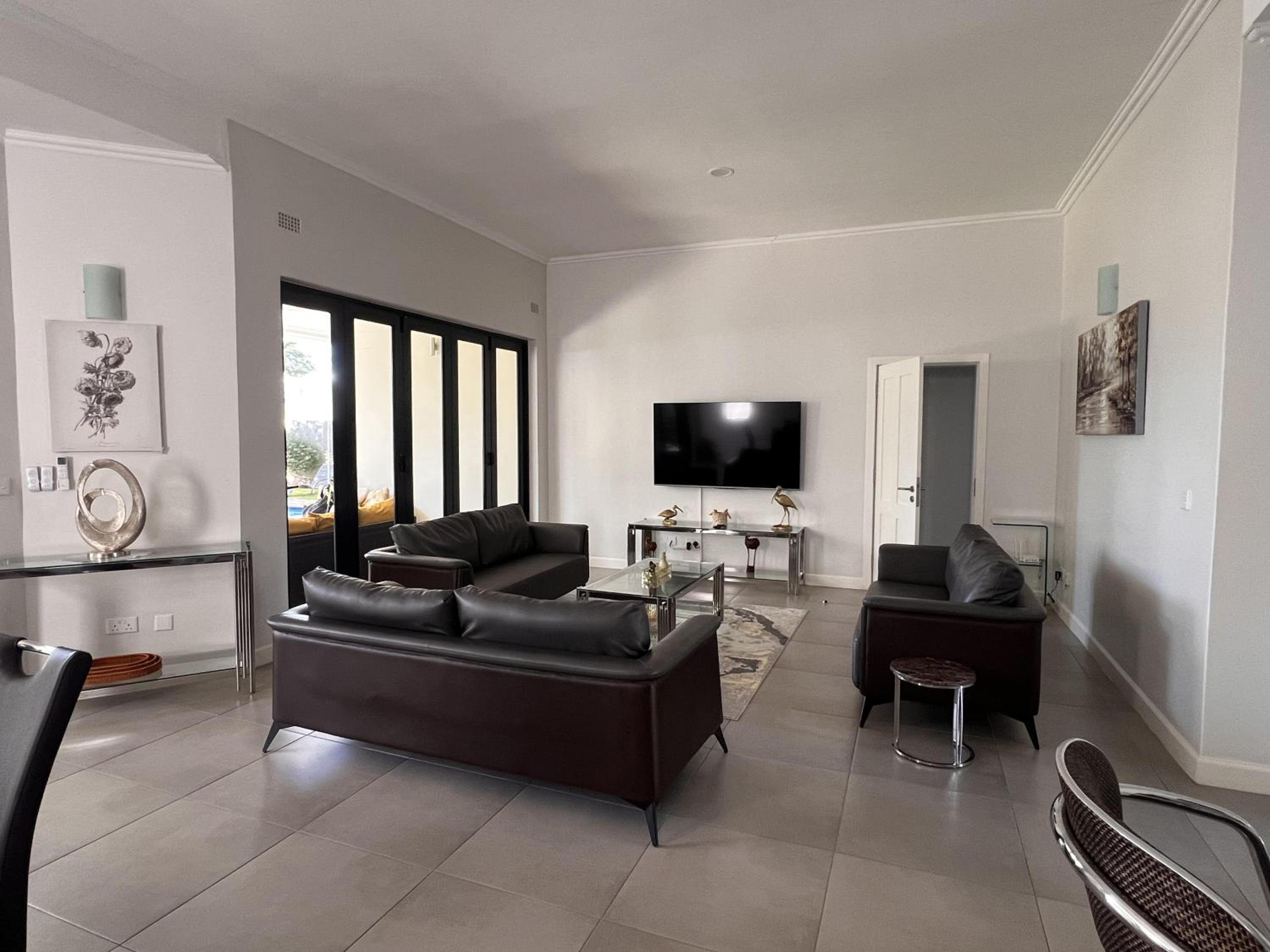 Apartment photo 1