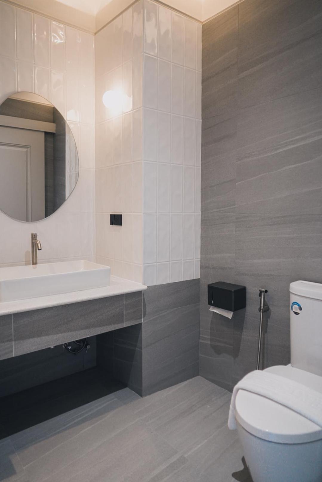 Standard Double Room - Photo 10