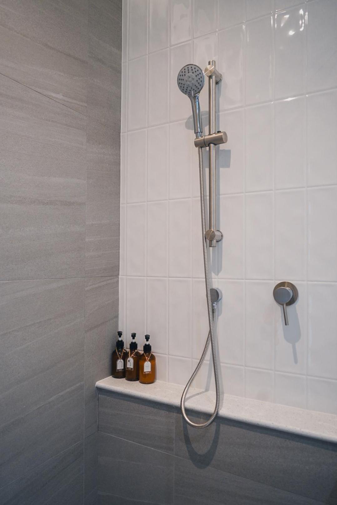 Standard Double Room - Photo 12
