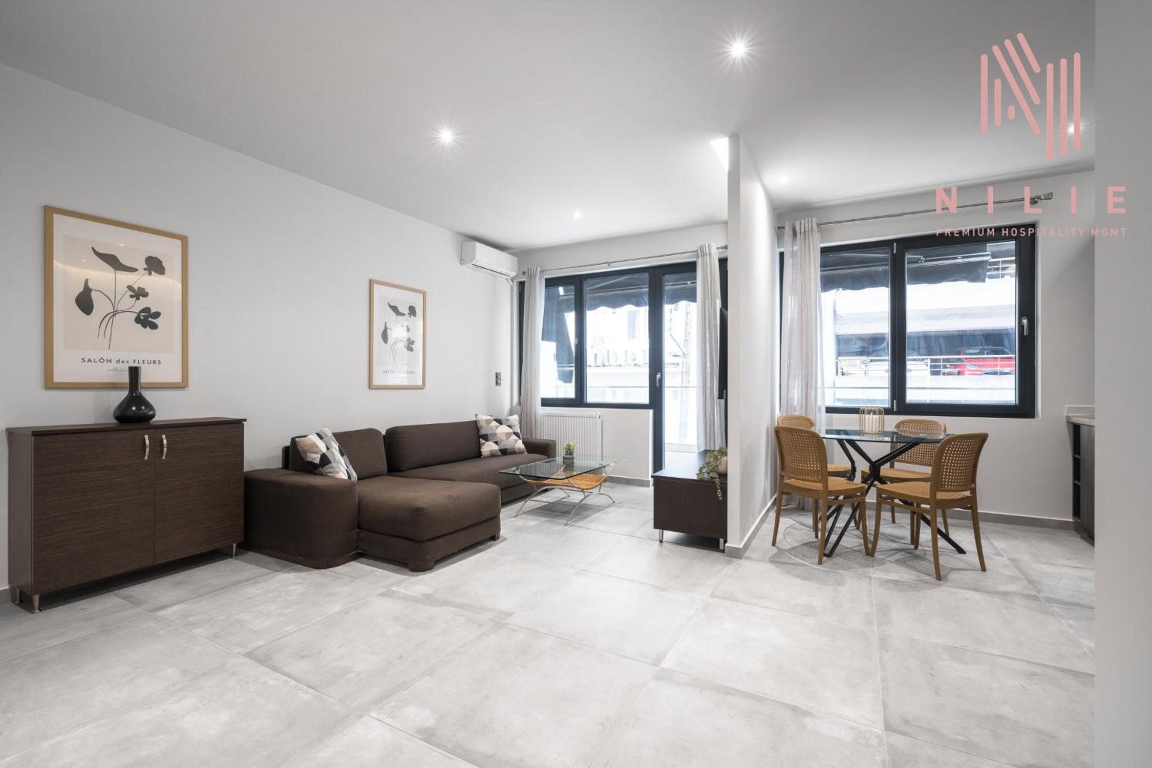 Deluxe One-Bedroom Apartment