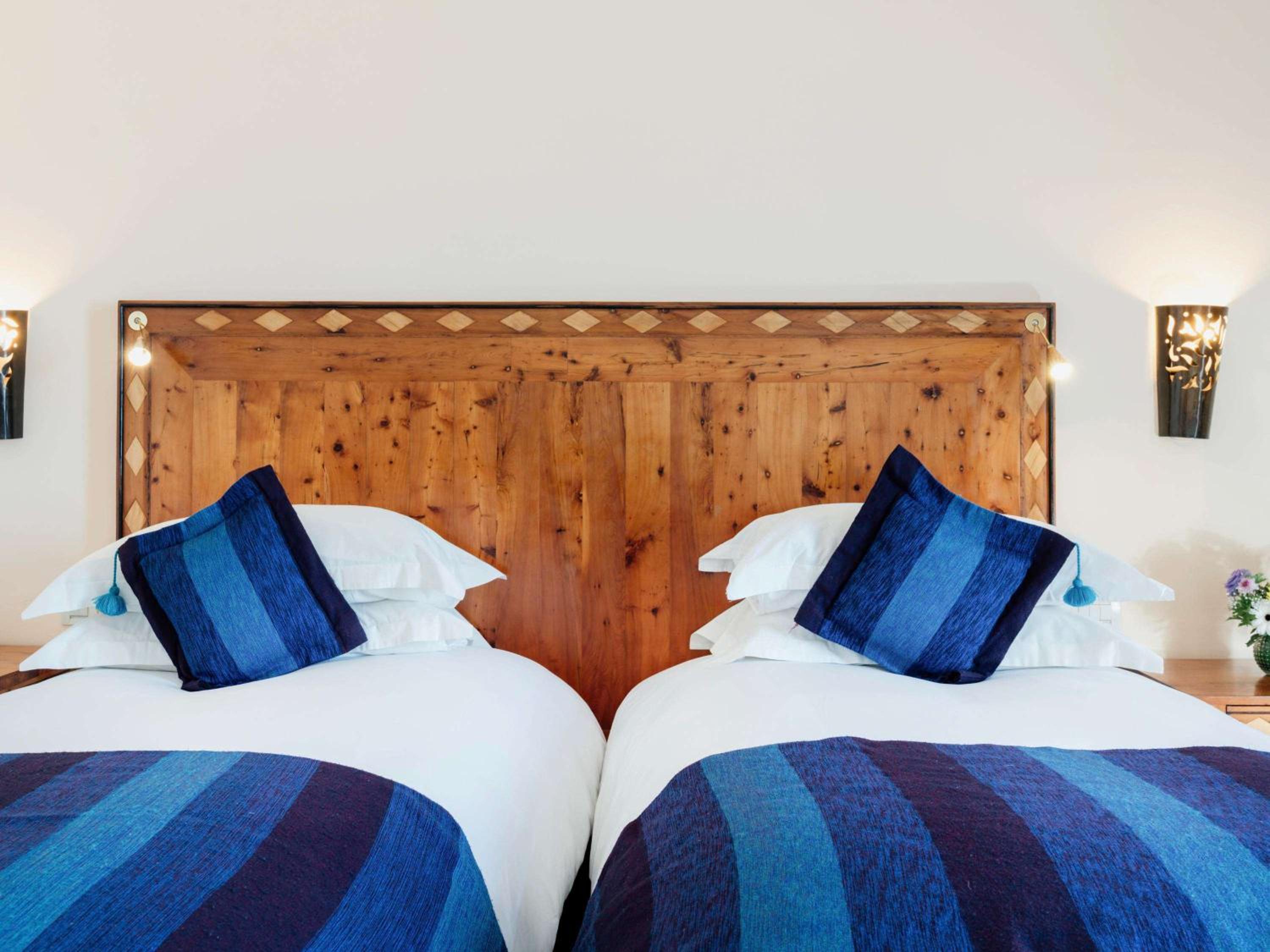 Standard Twin Room with City Side View