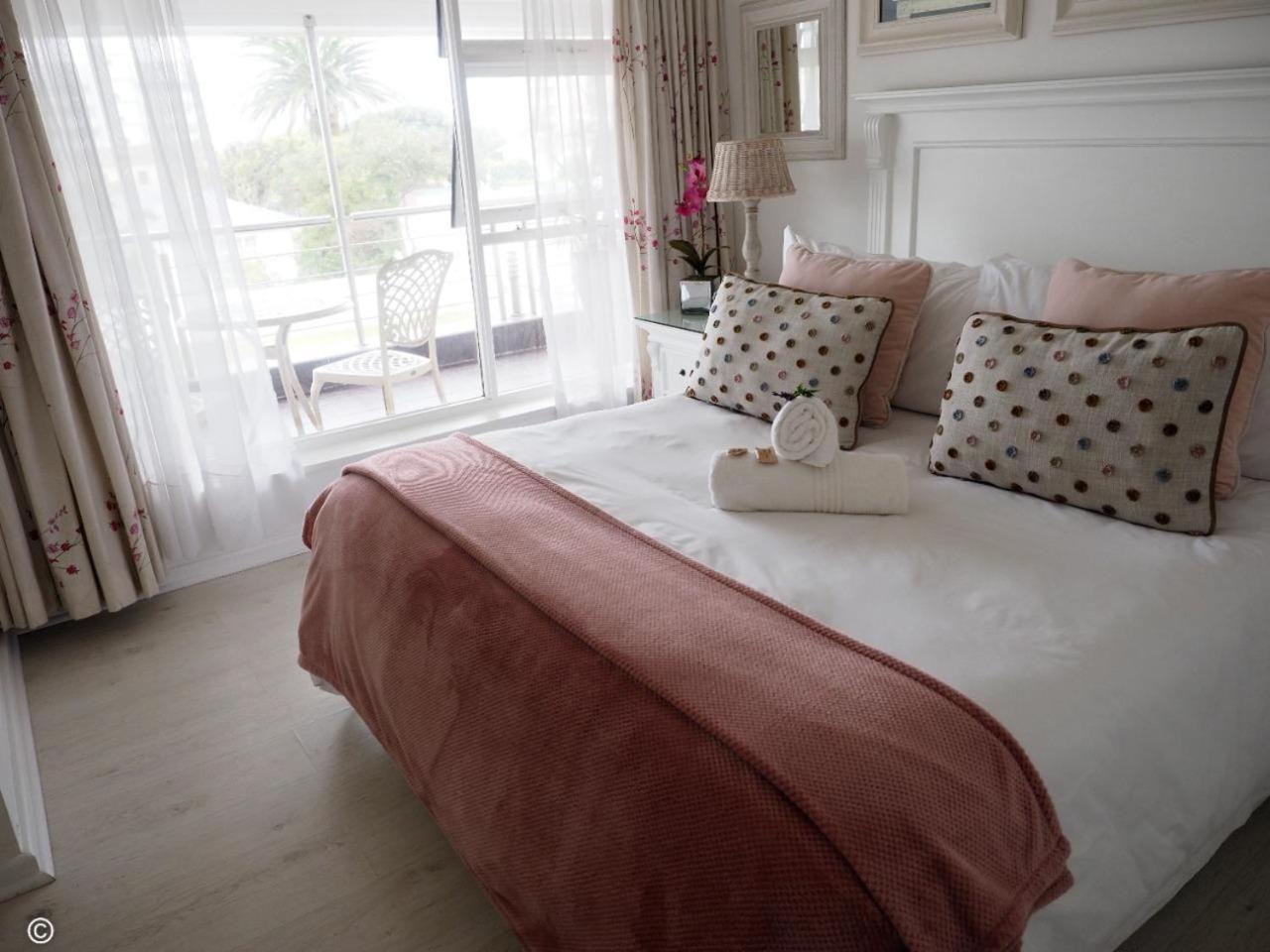 Honeymoon Suite photo 3
