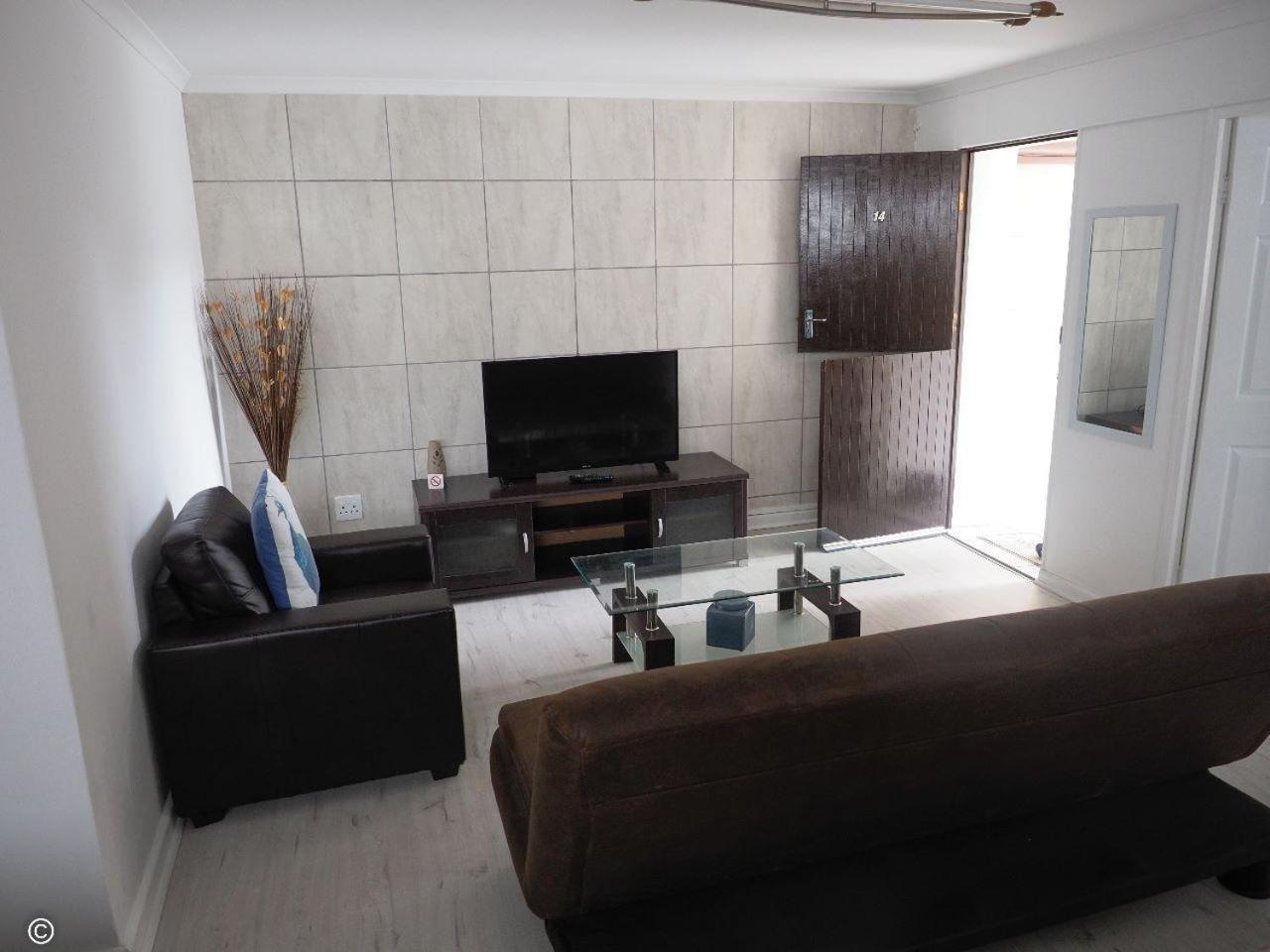 Family Family Room photo 3