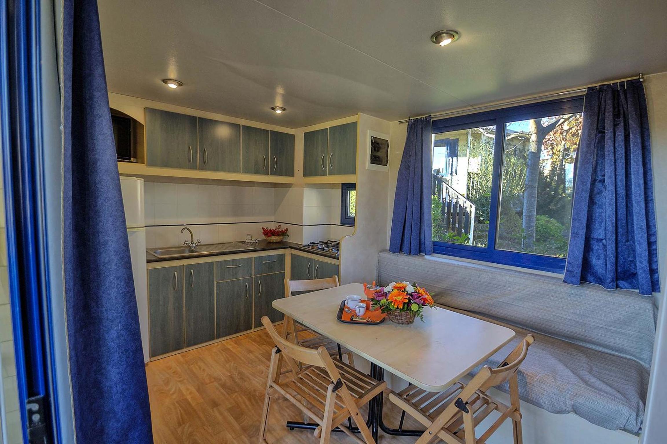 Budget Two-Bedroom Bungalow with Kitchenette and Patio photo 2