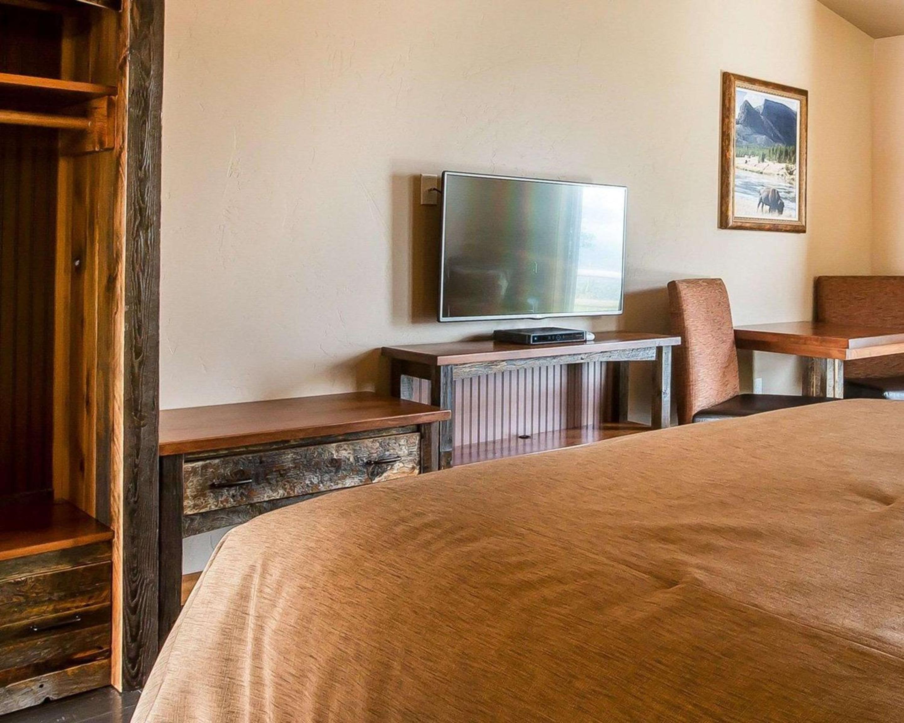 King Room with Sofa Bed - Non-Smoking - Photo 3