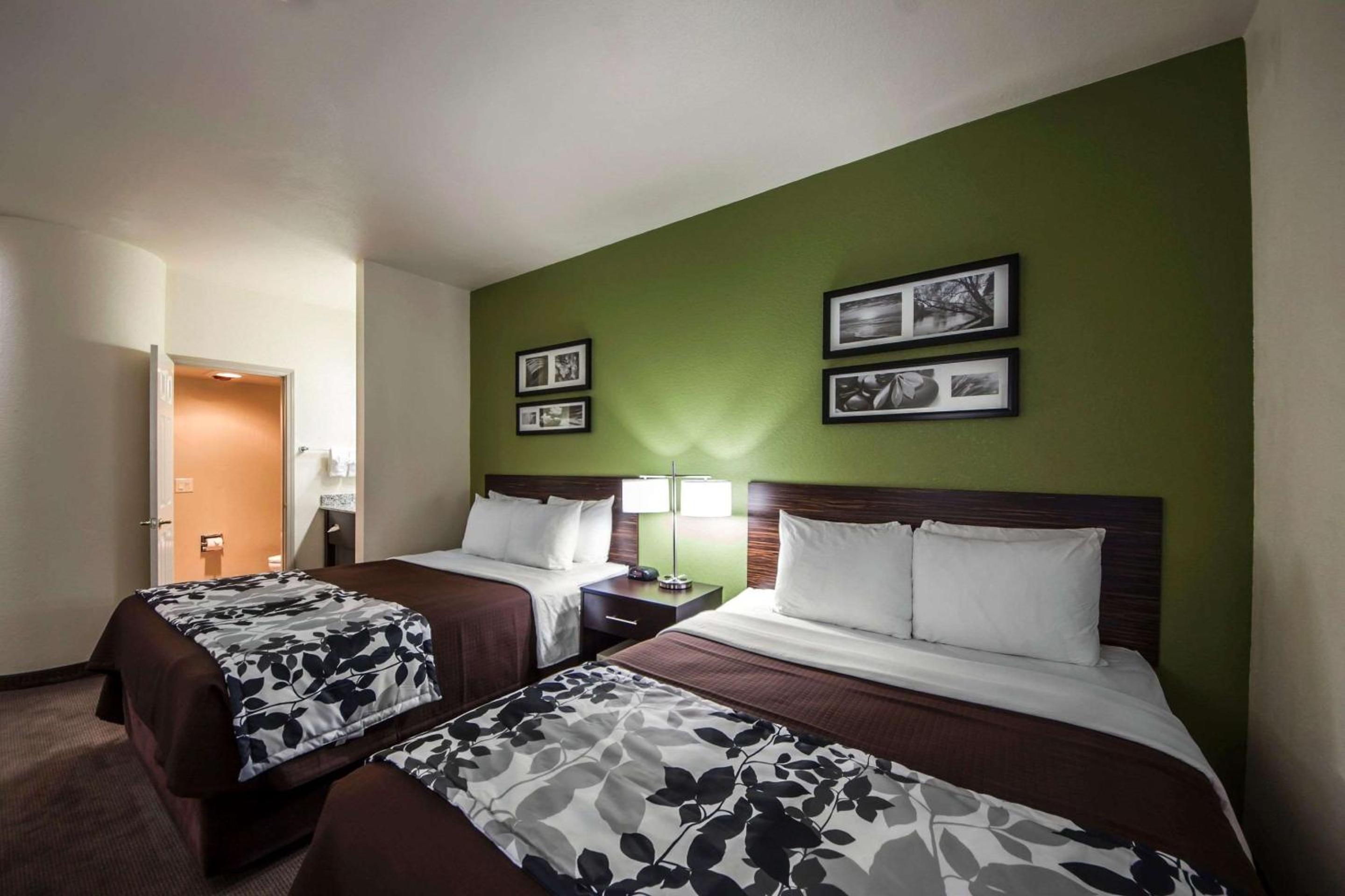 Double Room with Two Double Beds - Photo 8
