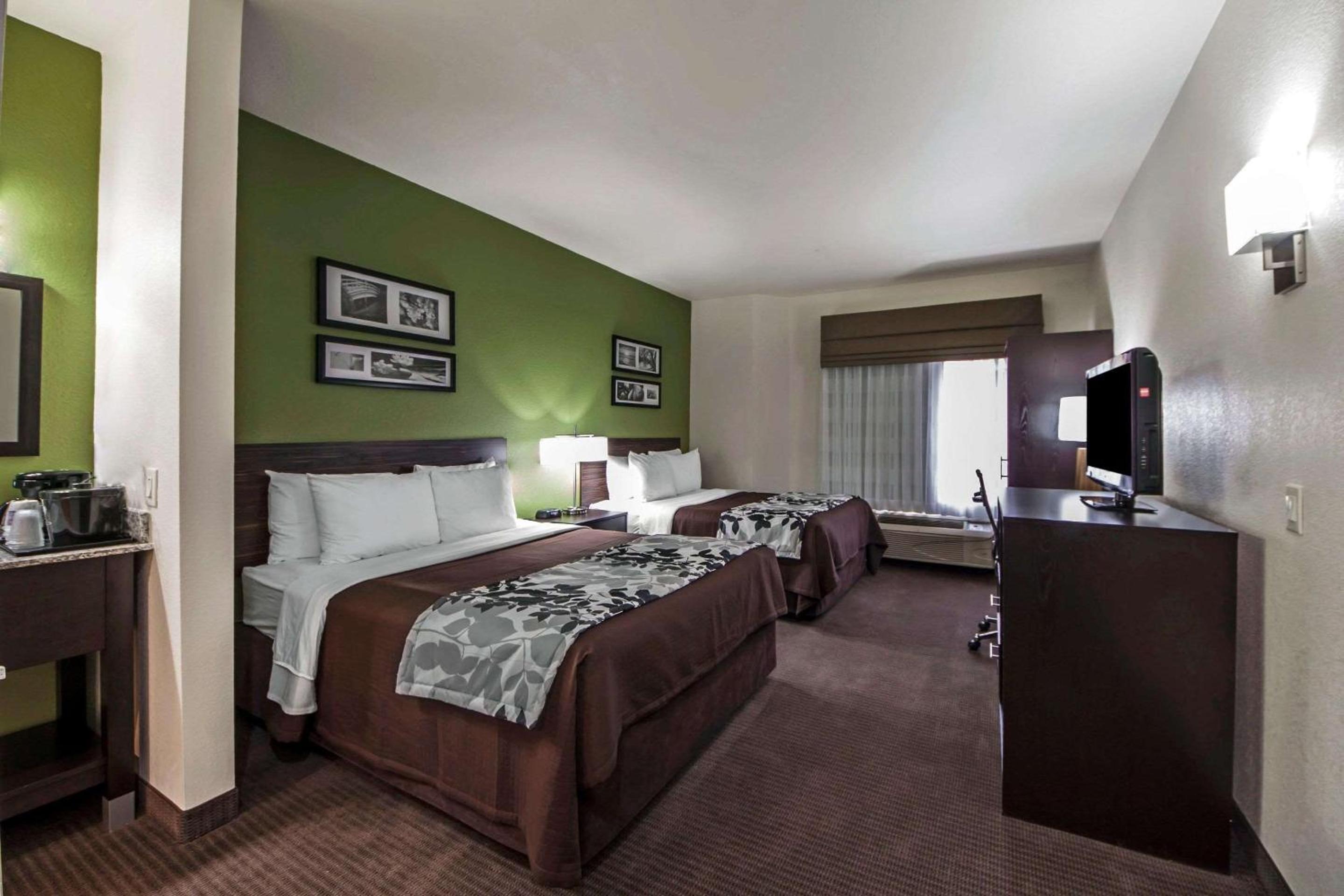 Double Room with Two Double Beds - Photo 2