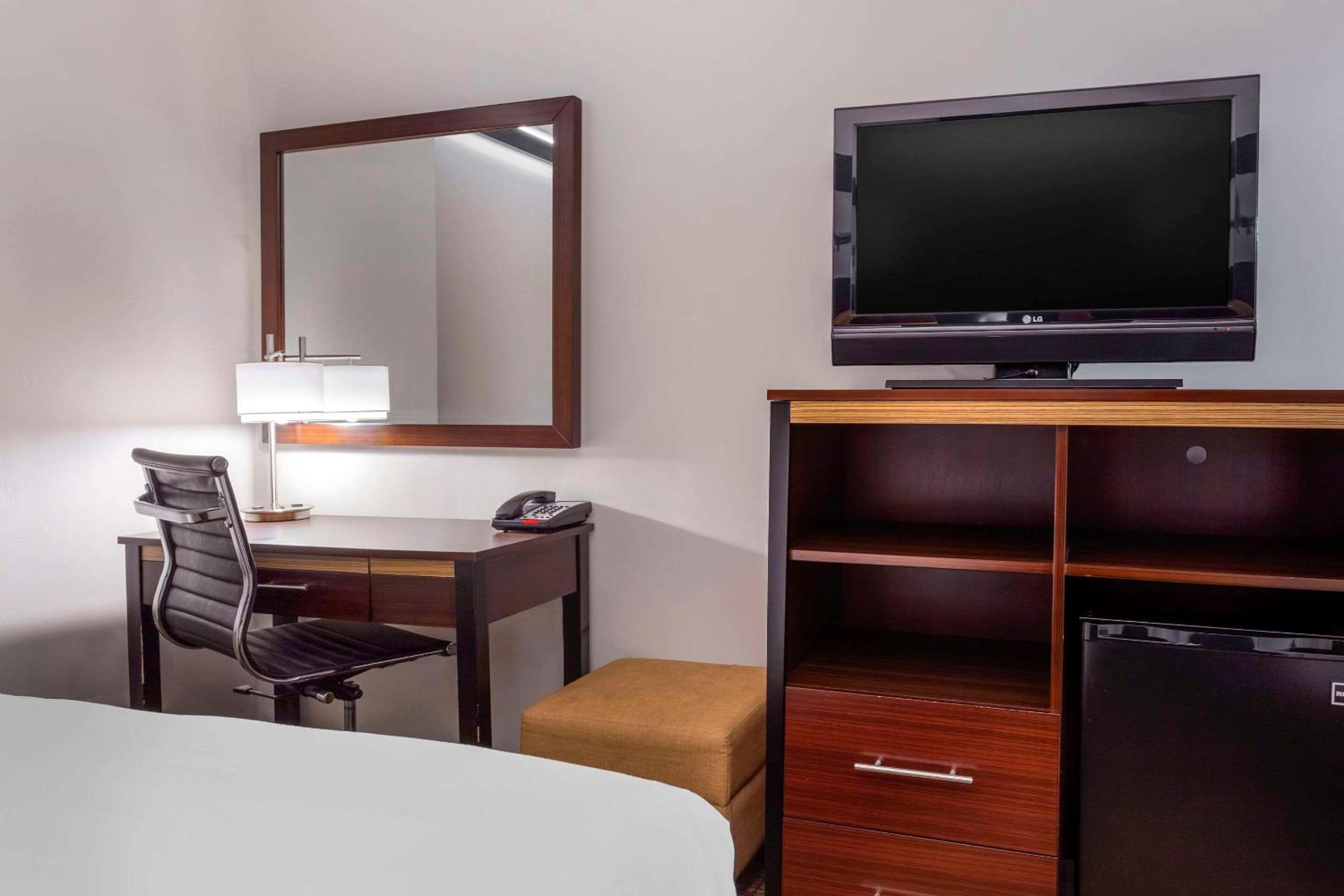 2 Double Beds photo 2