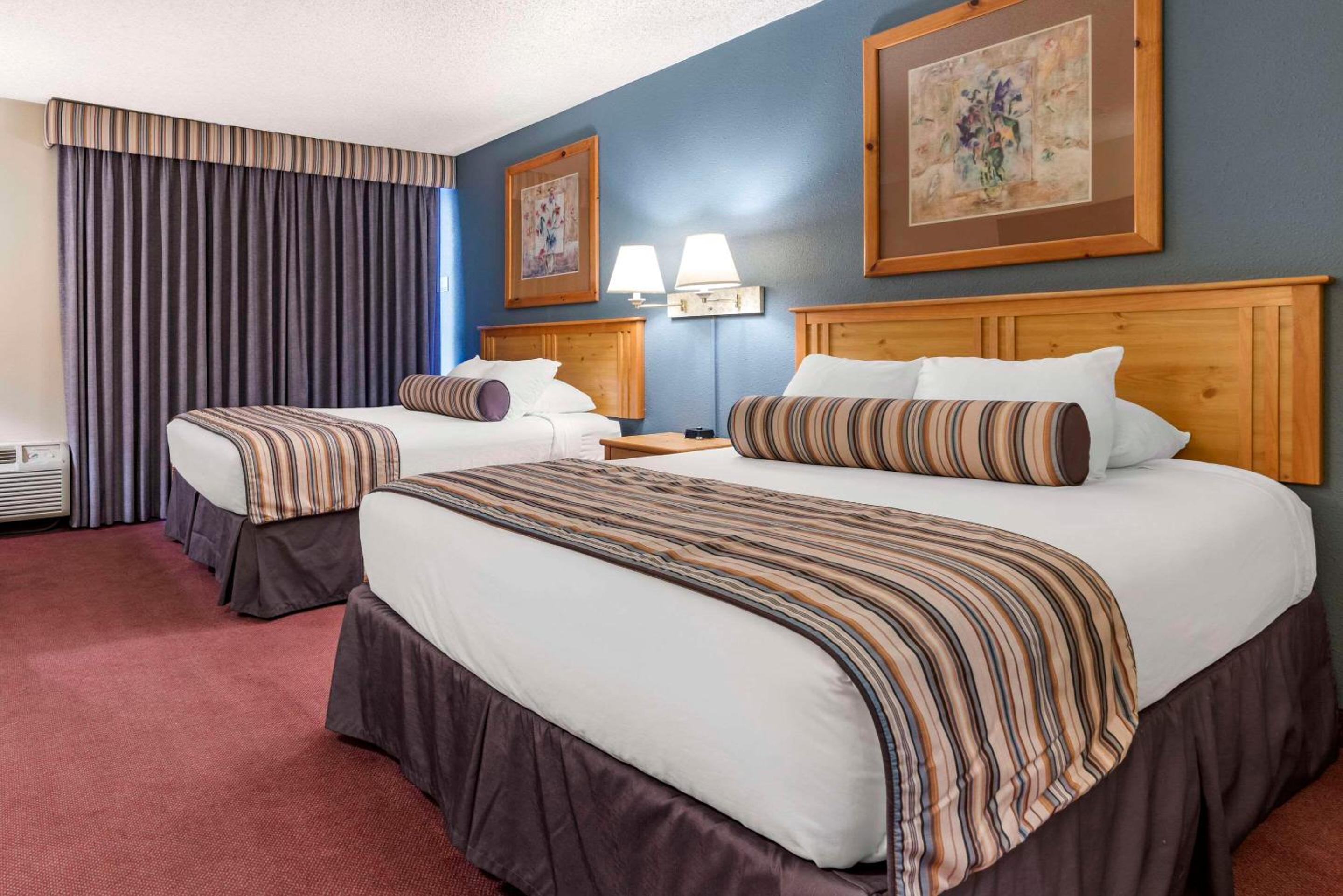 Standard Queen Room with Two Queen Beds - Non Smoking  - Photo 1