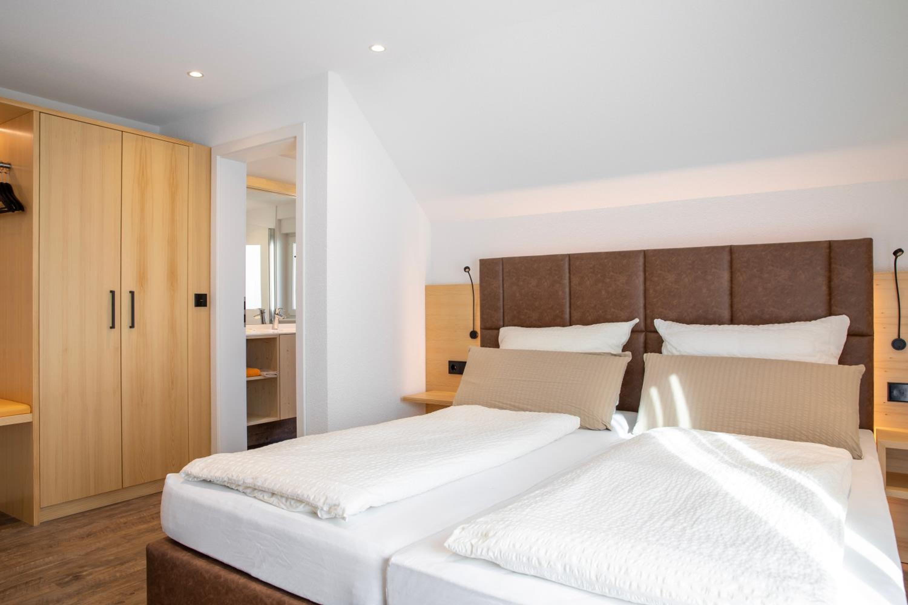 Deluxe Double Room with Balcony photo 1