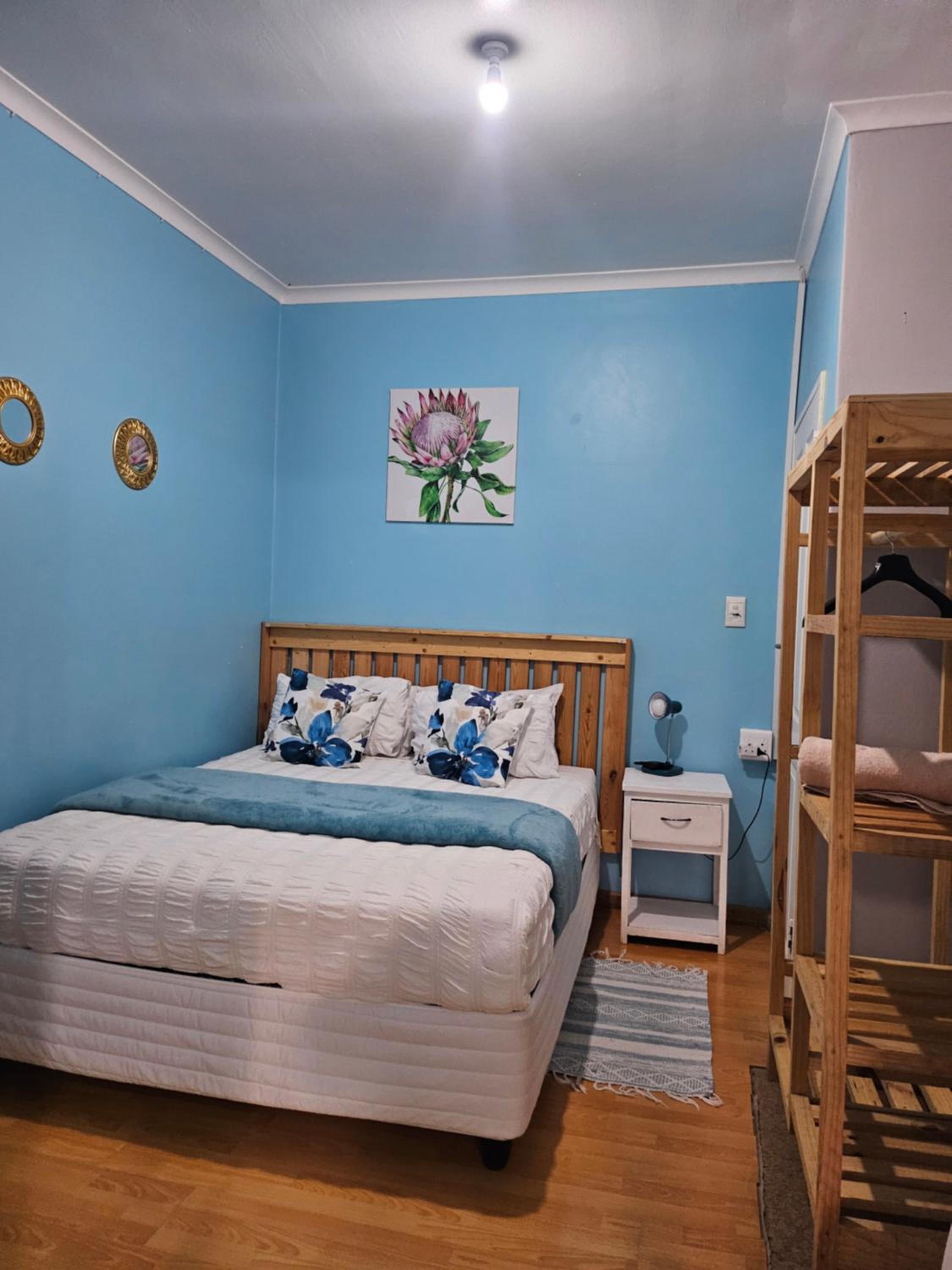 Budget Double Room - Photo 3