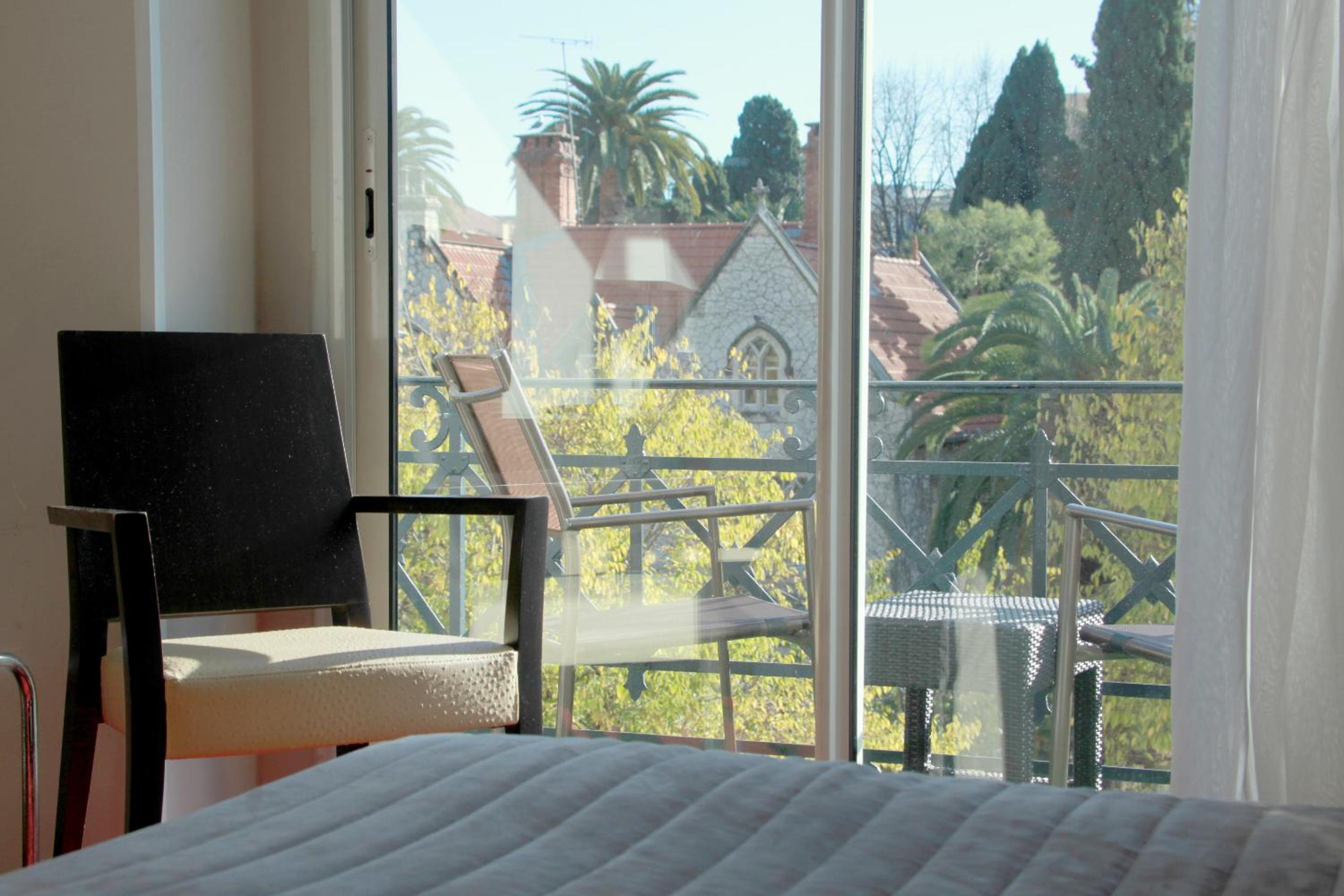Standard Double or Twin Room - Photo 9