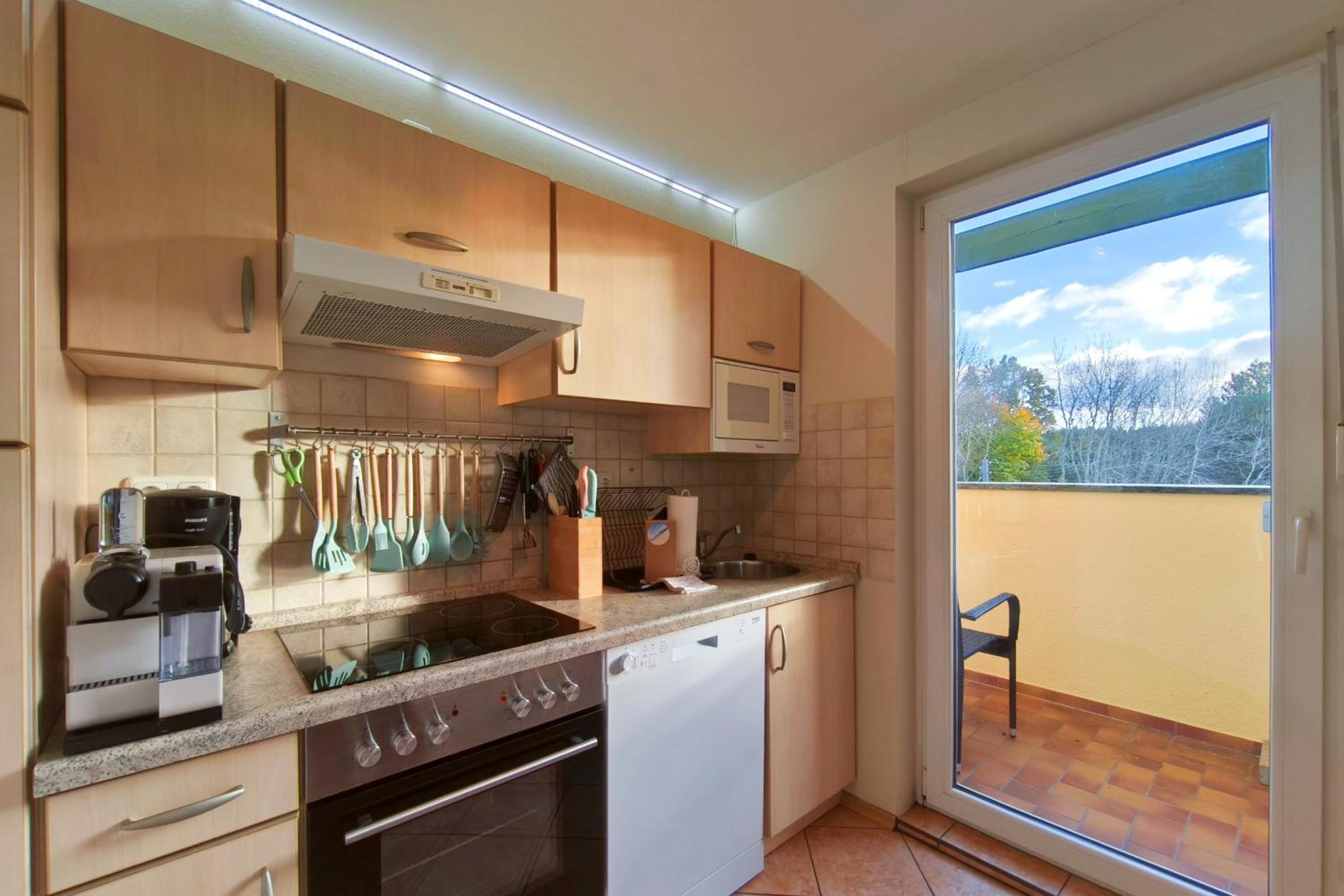 Apartment with Balcony photo 3