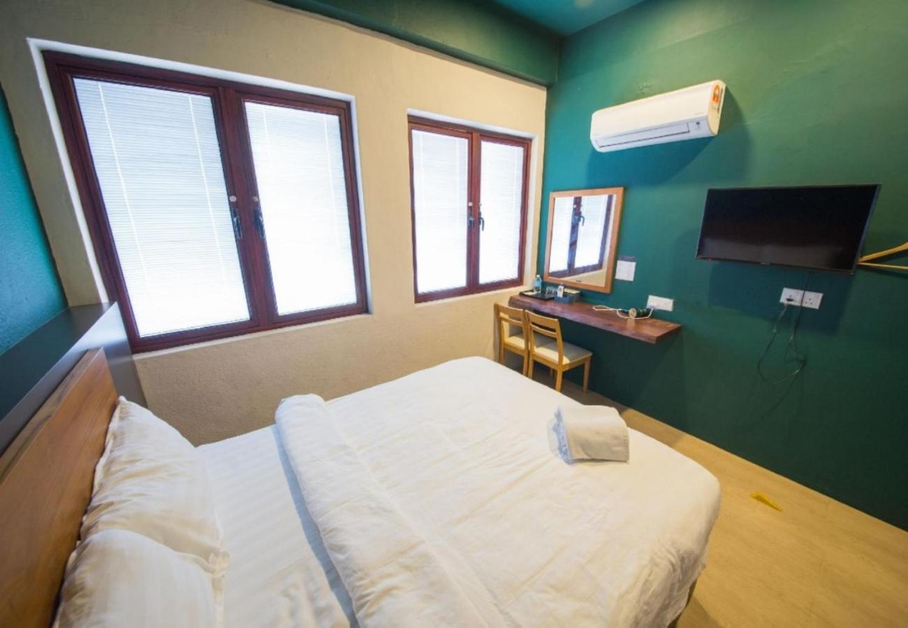 Deluxe Queen Room - Photo 1