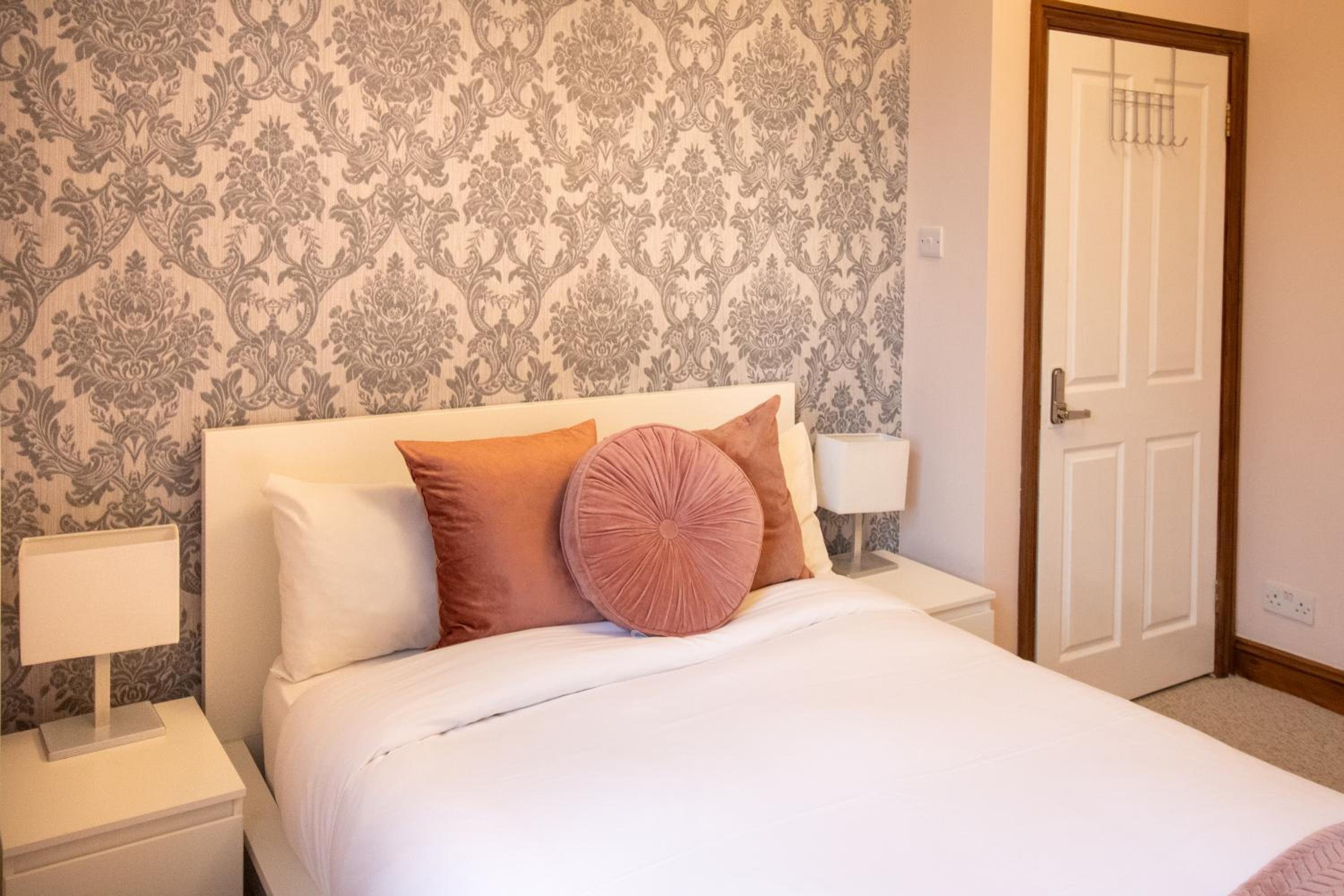 Double Room with Private Bathroom photo 1