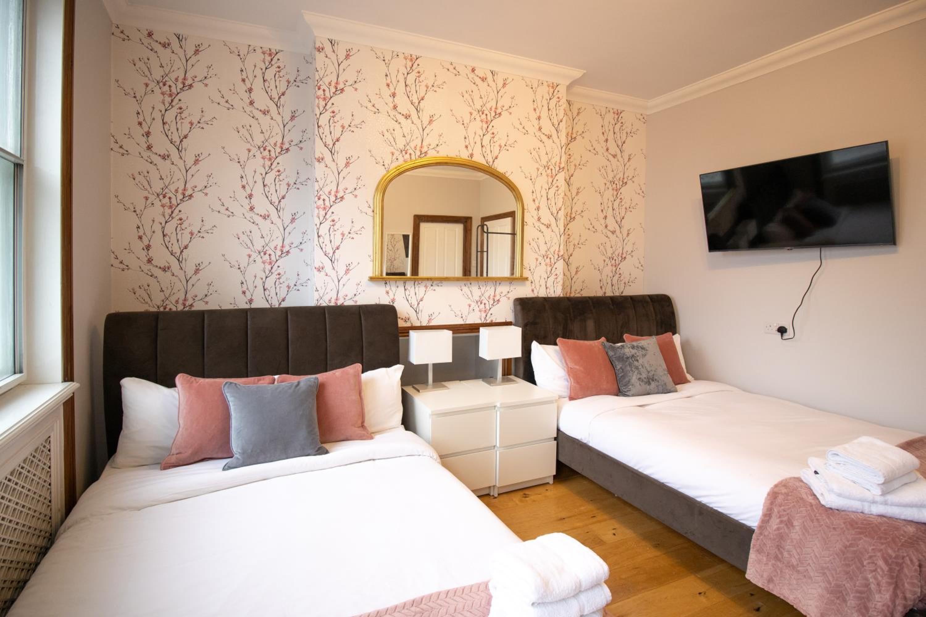 Quadruple Room with Bath photo 1