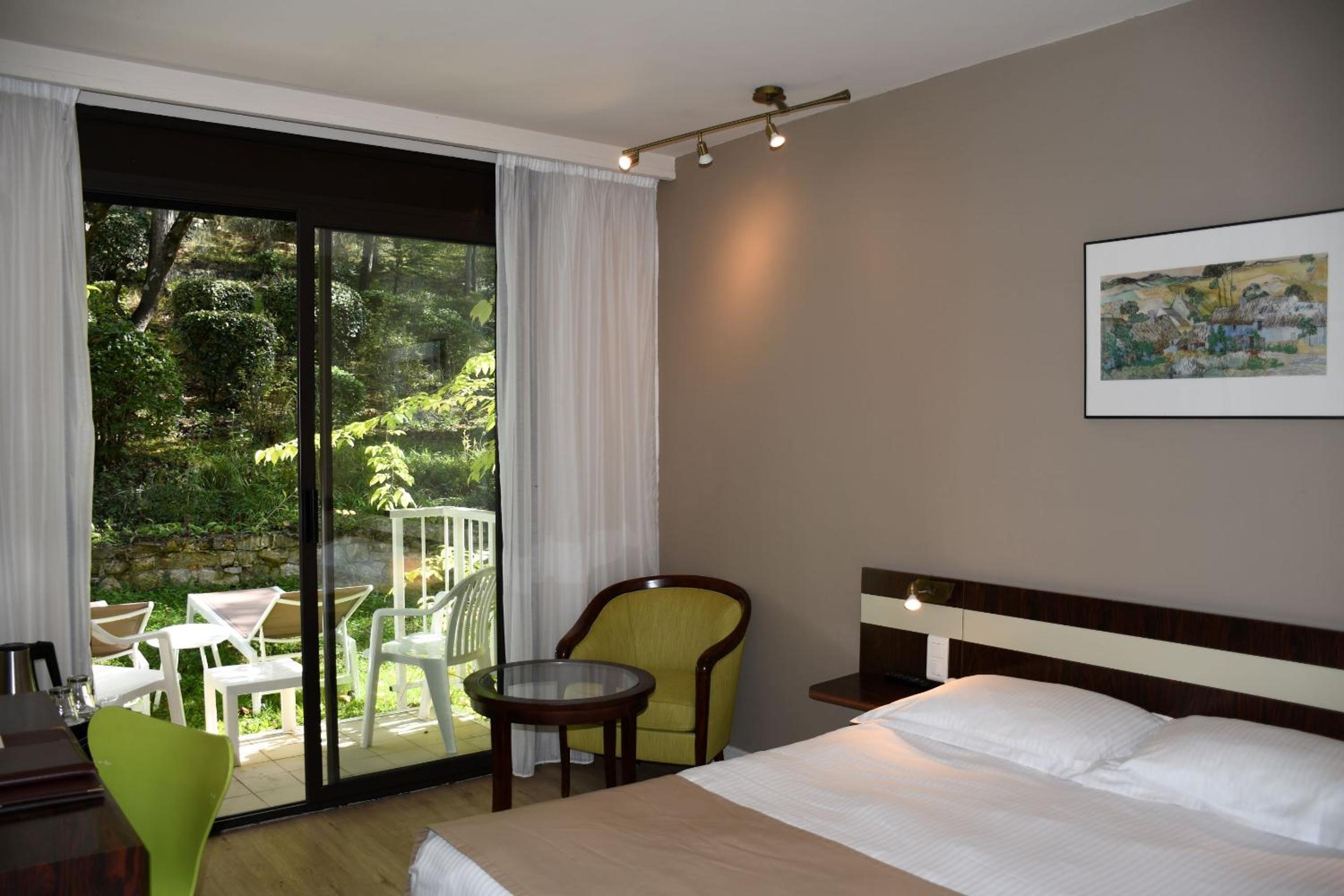 Double Room with Garden photo 3