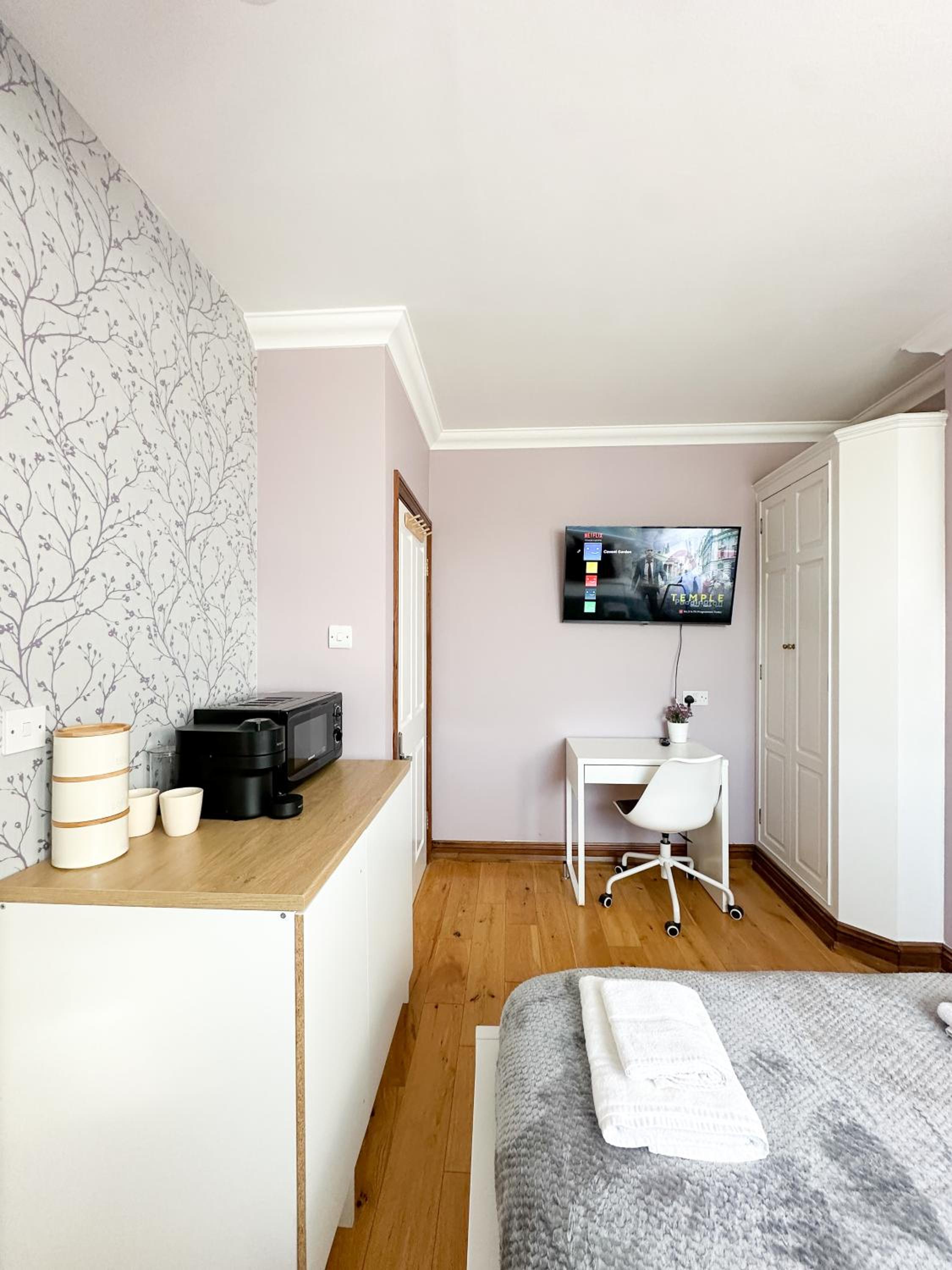 Deluxe Double Room with Shower photo 2